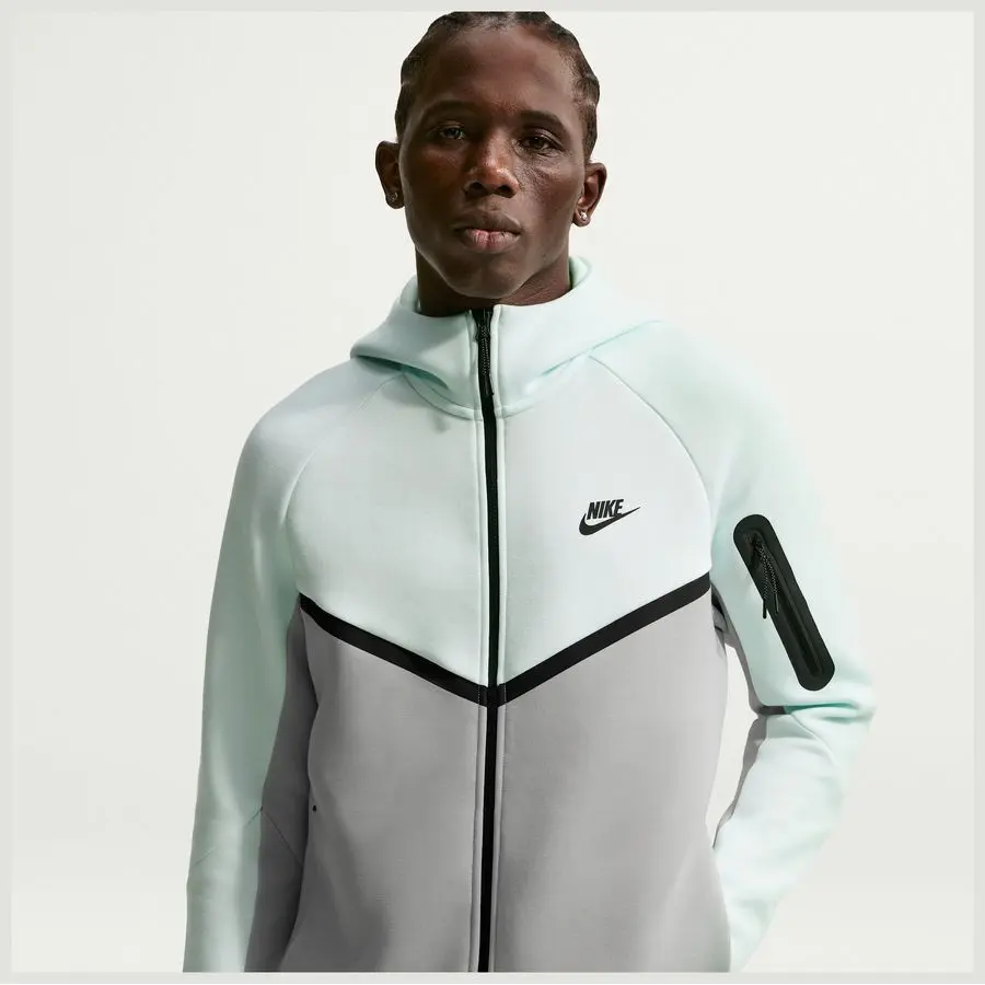 Jacket zipped Nike Tech | Foot-Store