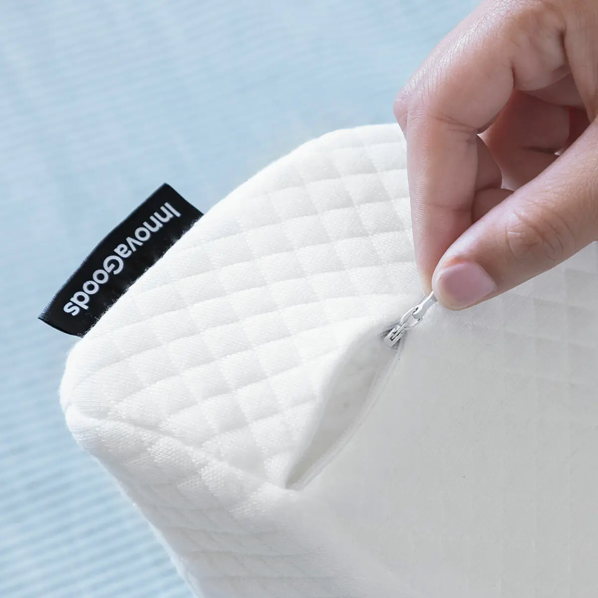 InnovaGoods Oreiller Cervical Couple Viscoélastique – Design Ergonomique Bras Passant, Mousse Mémoire Forme