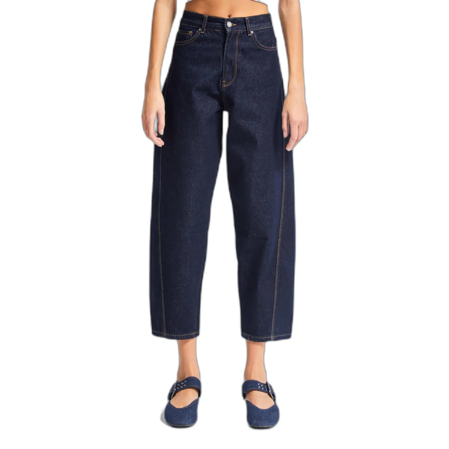 Image of Zeitlose Tapered Jeans in mittelhoher Taille für Frauen It's Basic Skater
