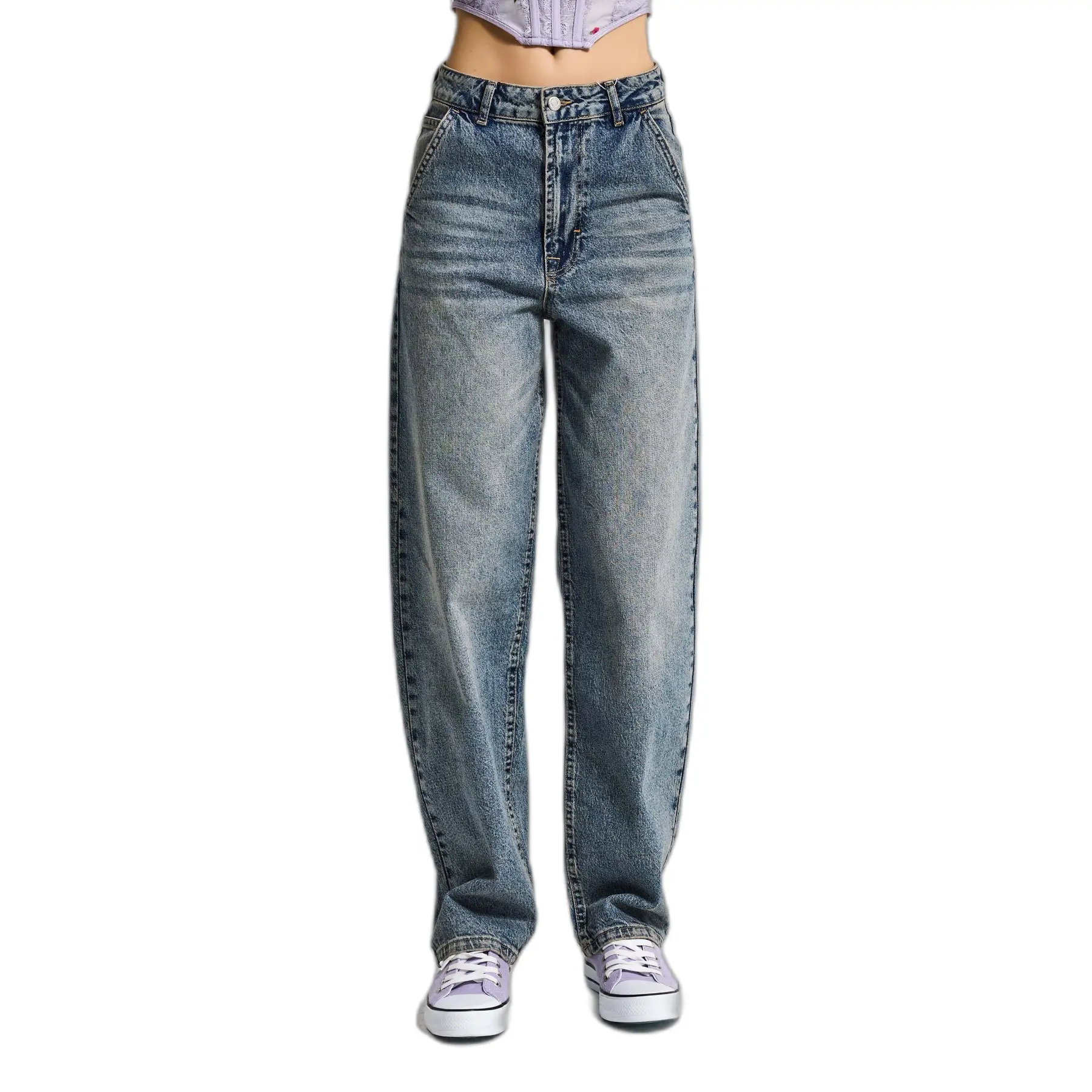 Image of Moderne Mid-Rise Gerade Jeans für Frauen It's Basic Skater