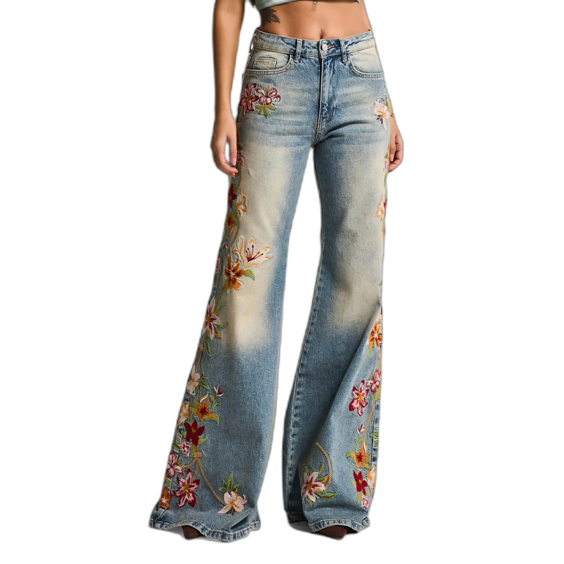 Jeans Flare vita alta con silhouette che valorizza donna