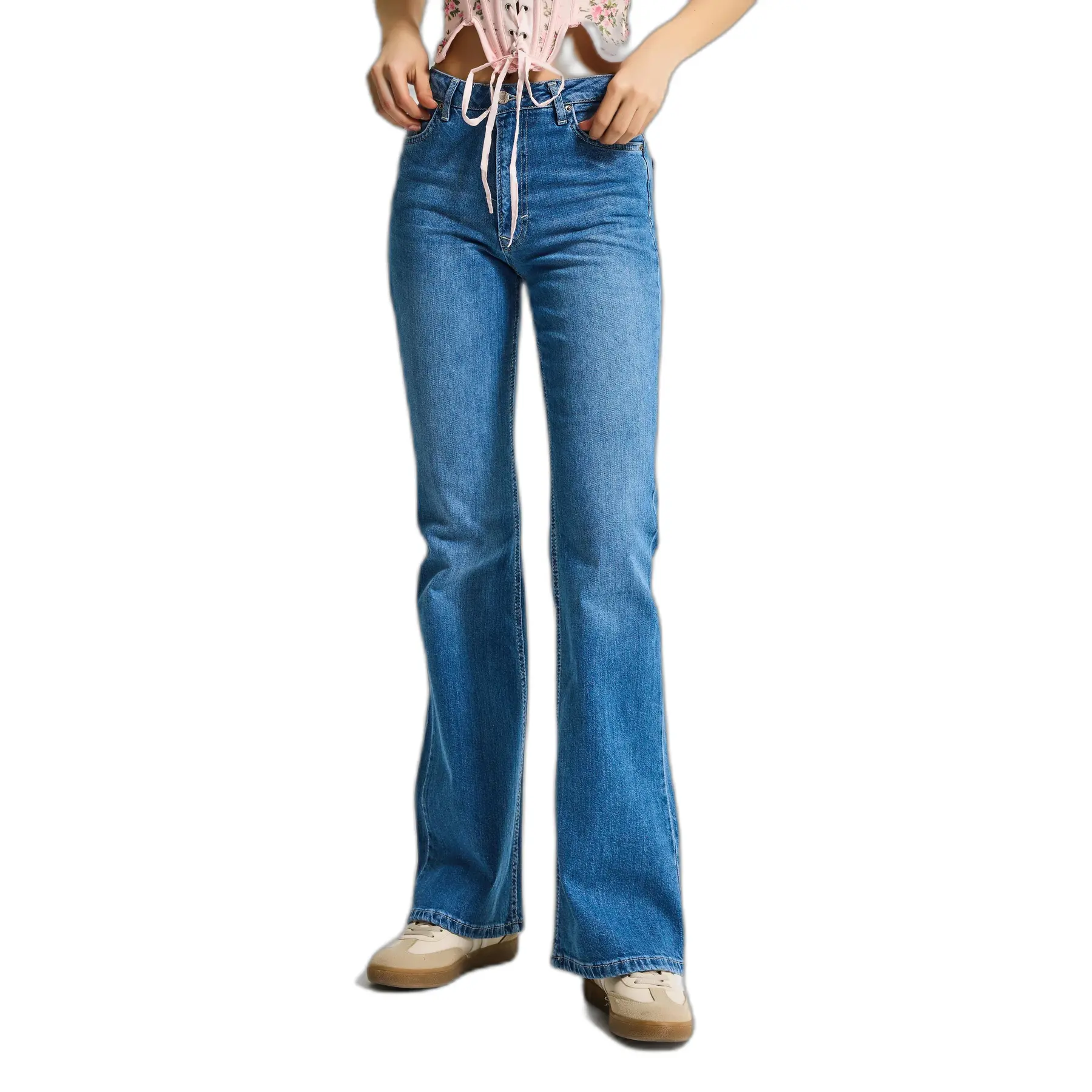 Jeans Flare con silhouette flattering e allungata a vita alta donna