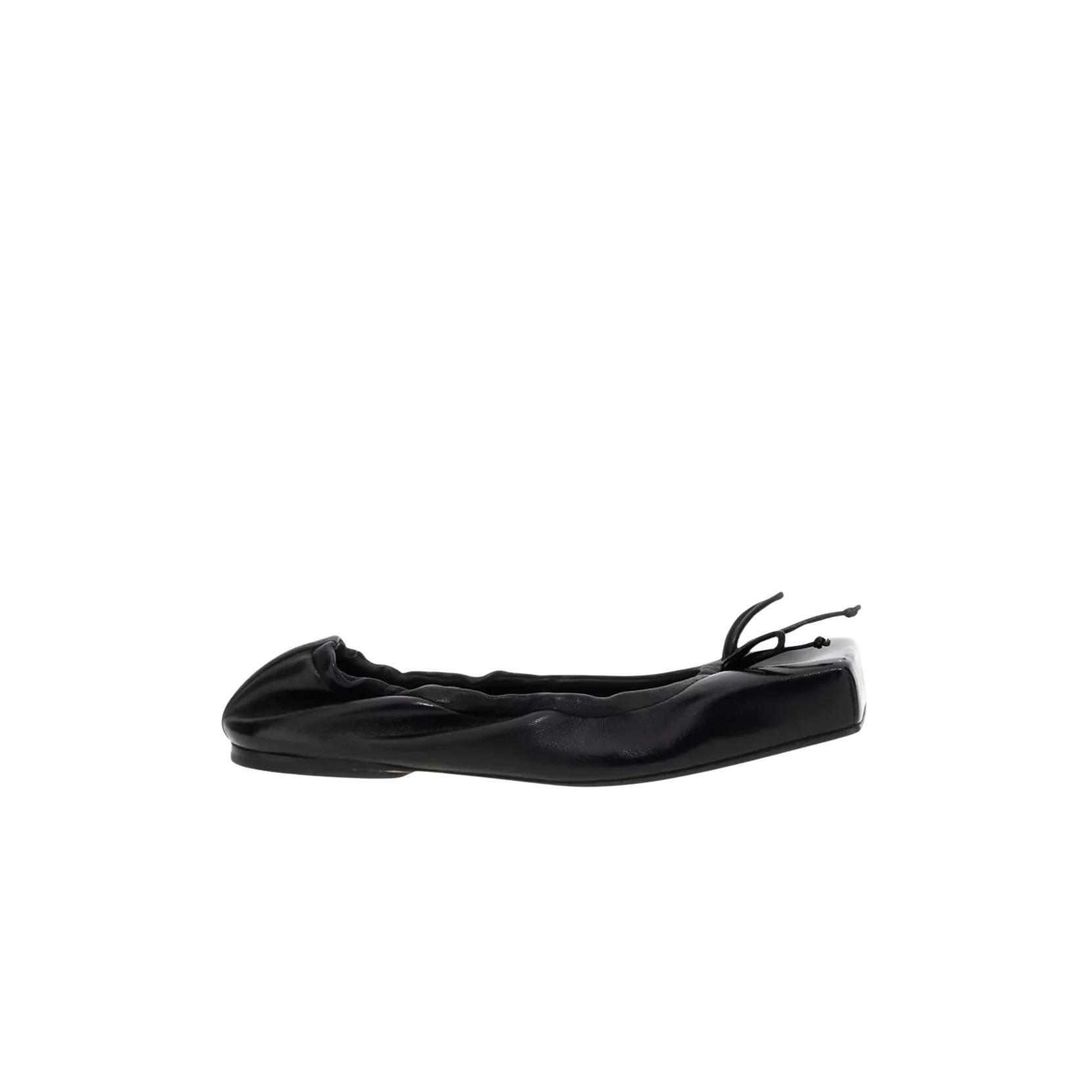 product/j/a/jacquemus_24h243fo1573073_noir_1.jpg