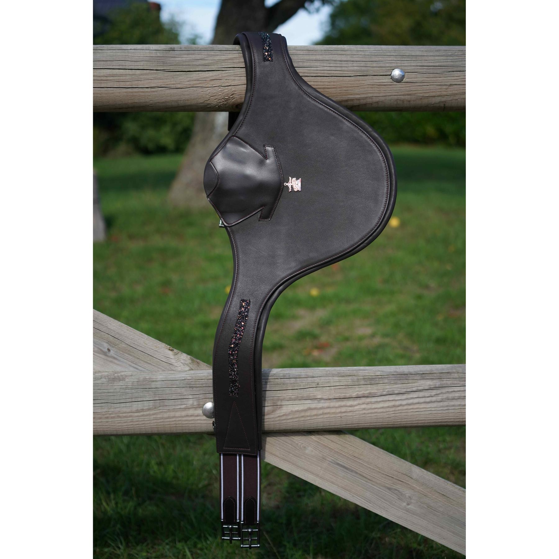 Comparer les prix de Sangle bavette d'équitation cuir Ju & Pa