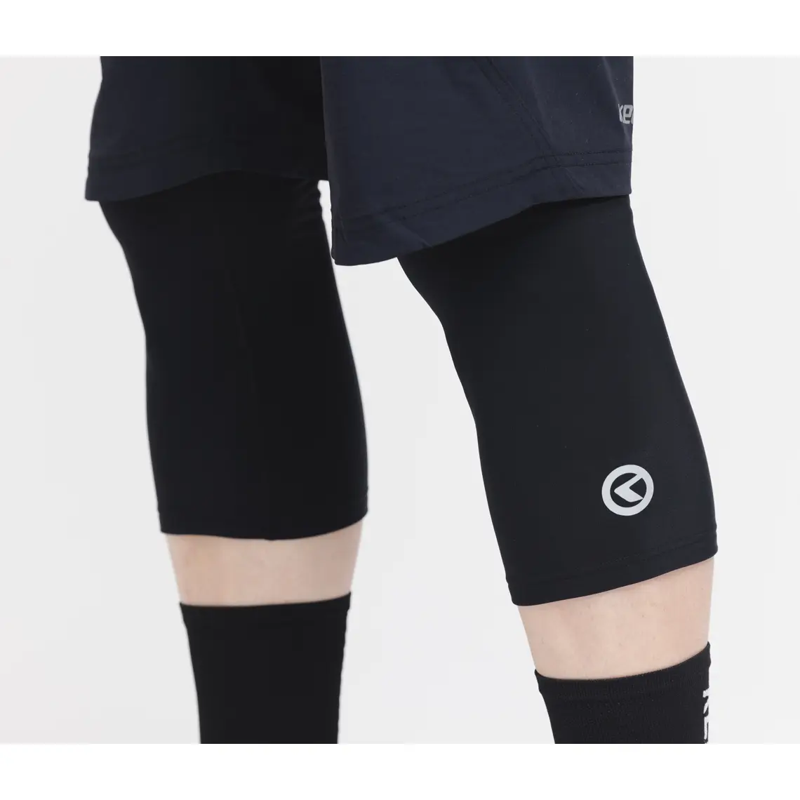 Velo Store - UK Kelly's Knee pad Kellys Thermo | Extra 10% off with Subscription, Postage £16.79 to UK Fedex.