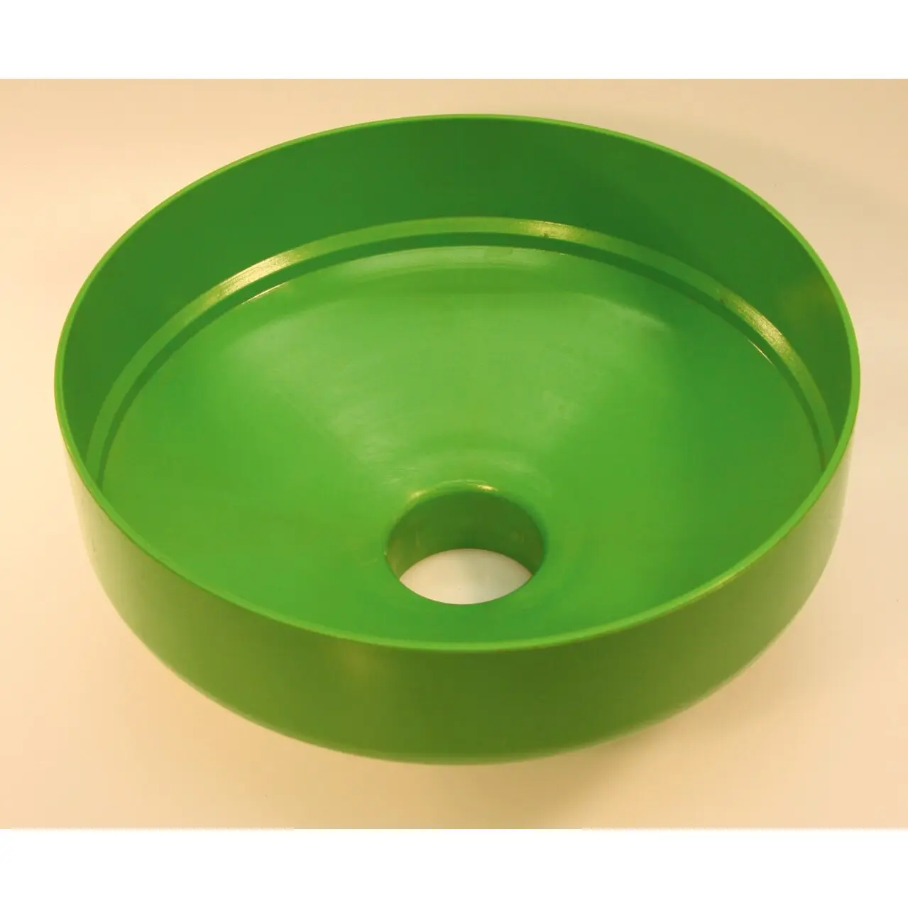 Meilleurs prix pour Entonnoir PVC pour veaux Kerbl 296100