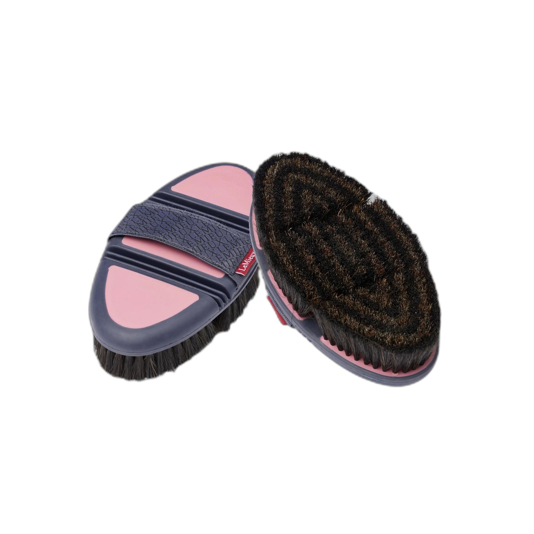 Comparer les prix de Brosse pour cheval LeMieux Flexi Horse Hair Body