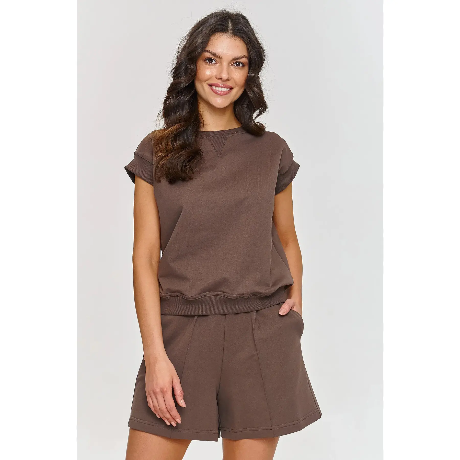 Completo felpa maniche corte e pantaloni corti donna