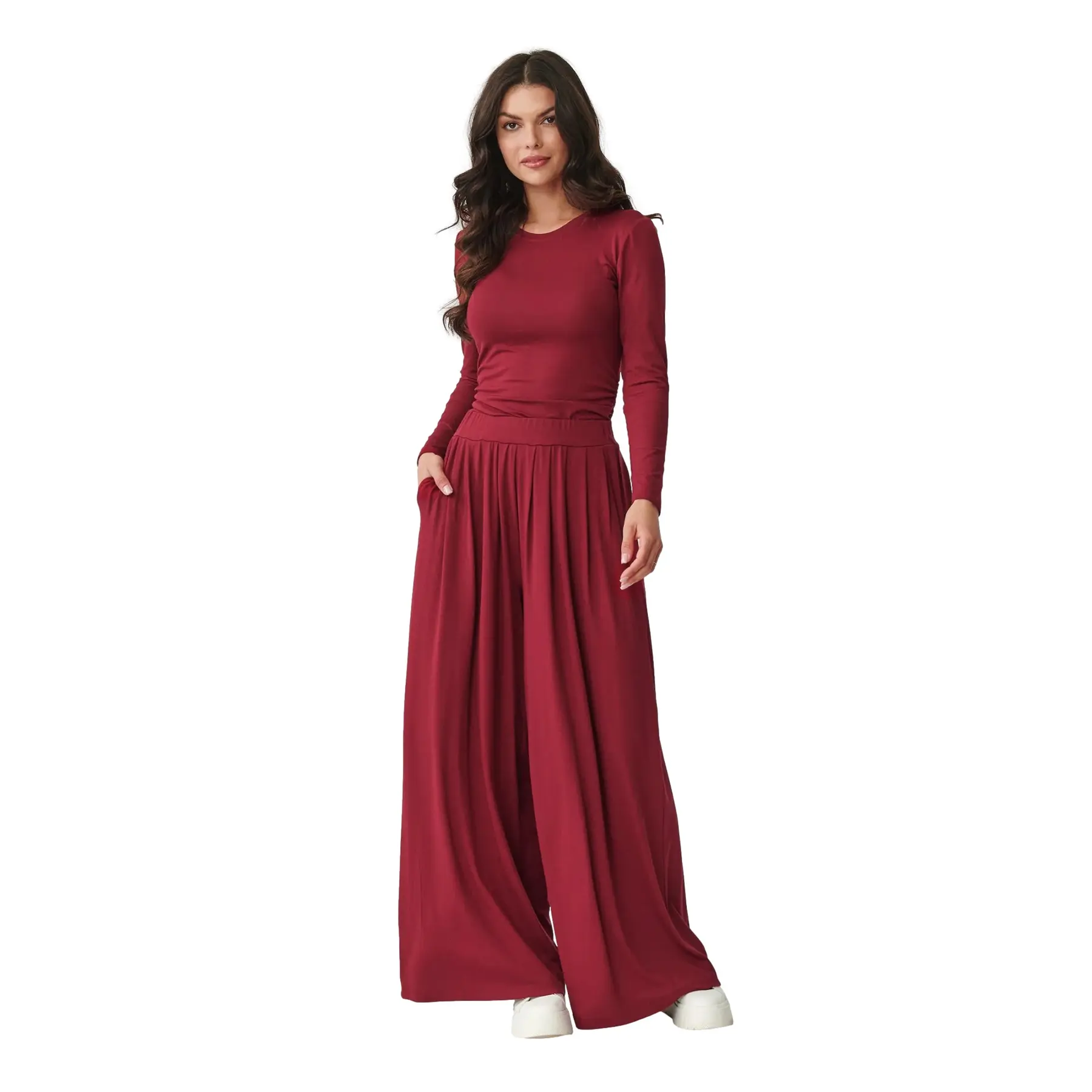 Completo t-shirt maniche lunghe e pantaloni larghi donna