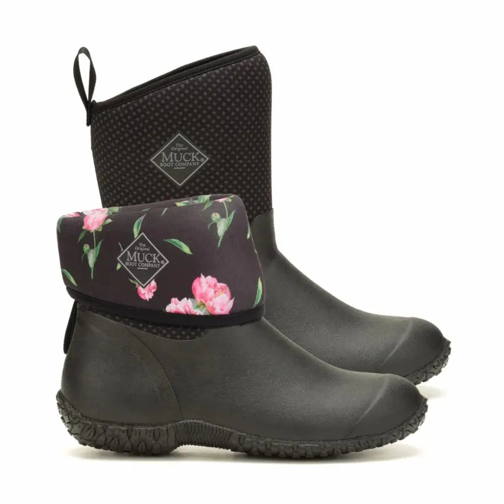 product/m/u/muck-boots_wm2-1ros_black-rose-print_1.jpg