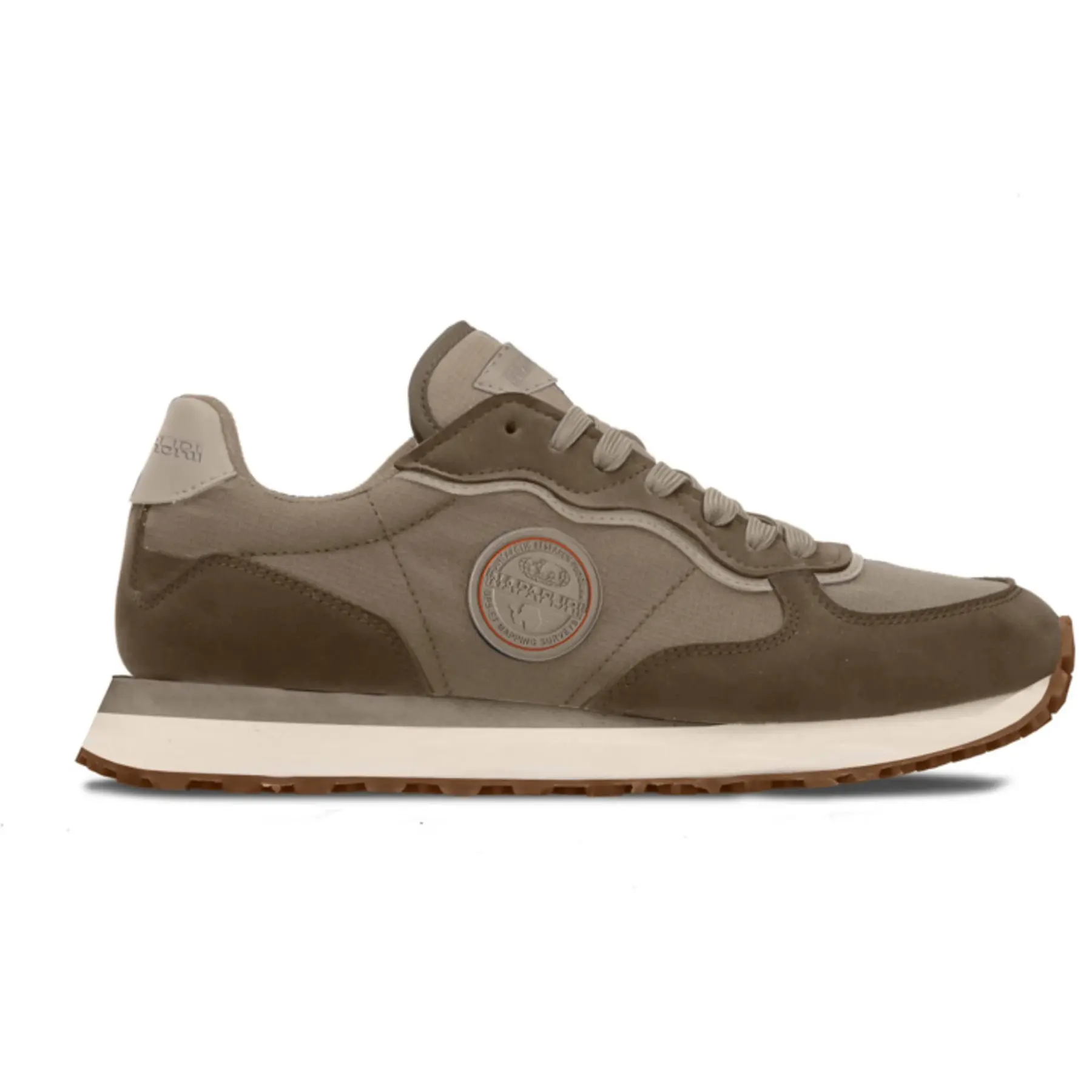 Sneakers  Nova