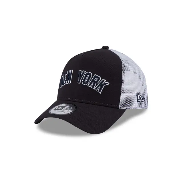 0196998645566 - New Era - Kappe in Schwarz und Weiß mit „New York-Schriftzug 0196998645566 - New Era - Kappe in Schwarz und Weiß mit „New York-Schriftzug