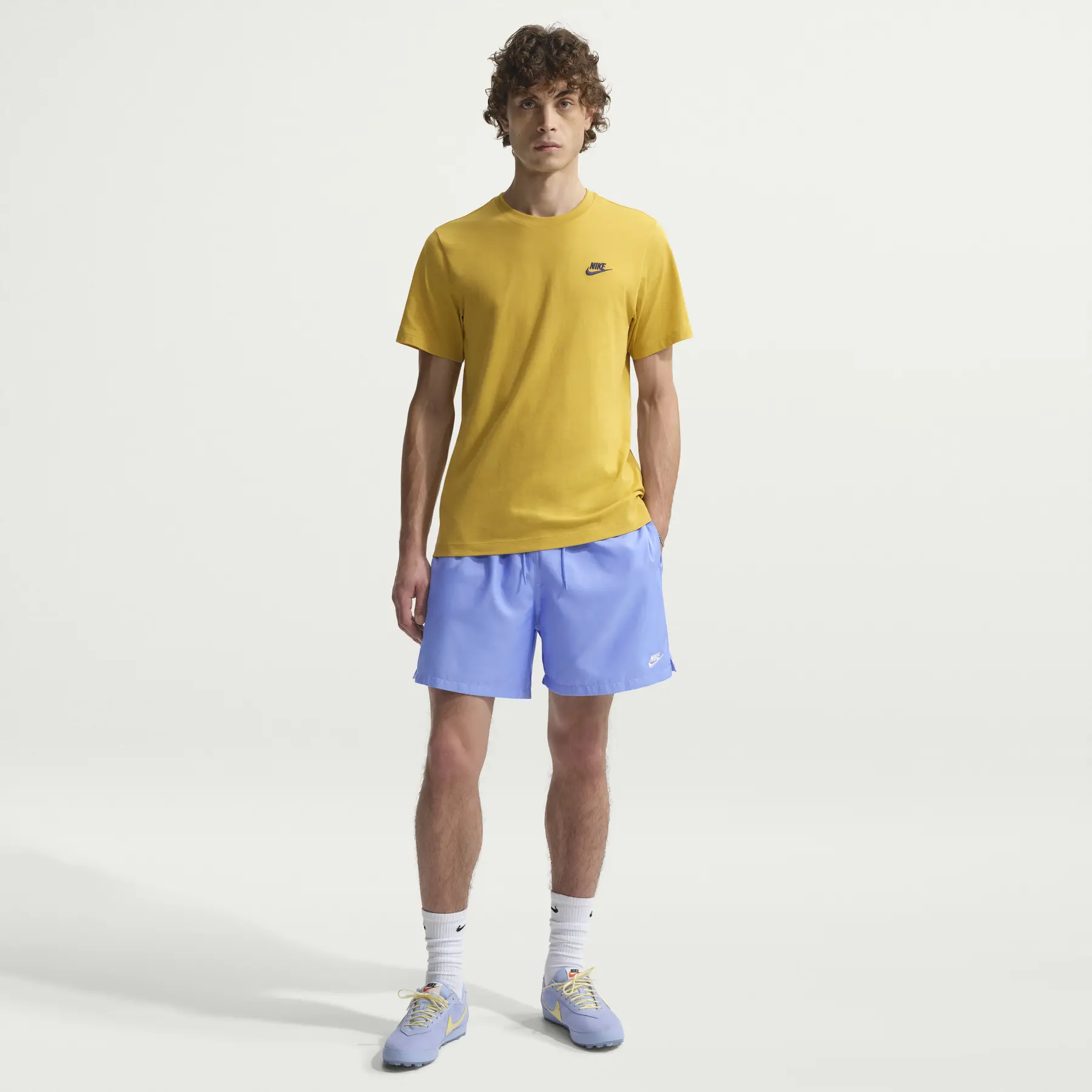 Nike Jaune T-Shirt Sportswear Club