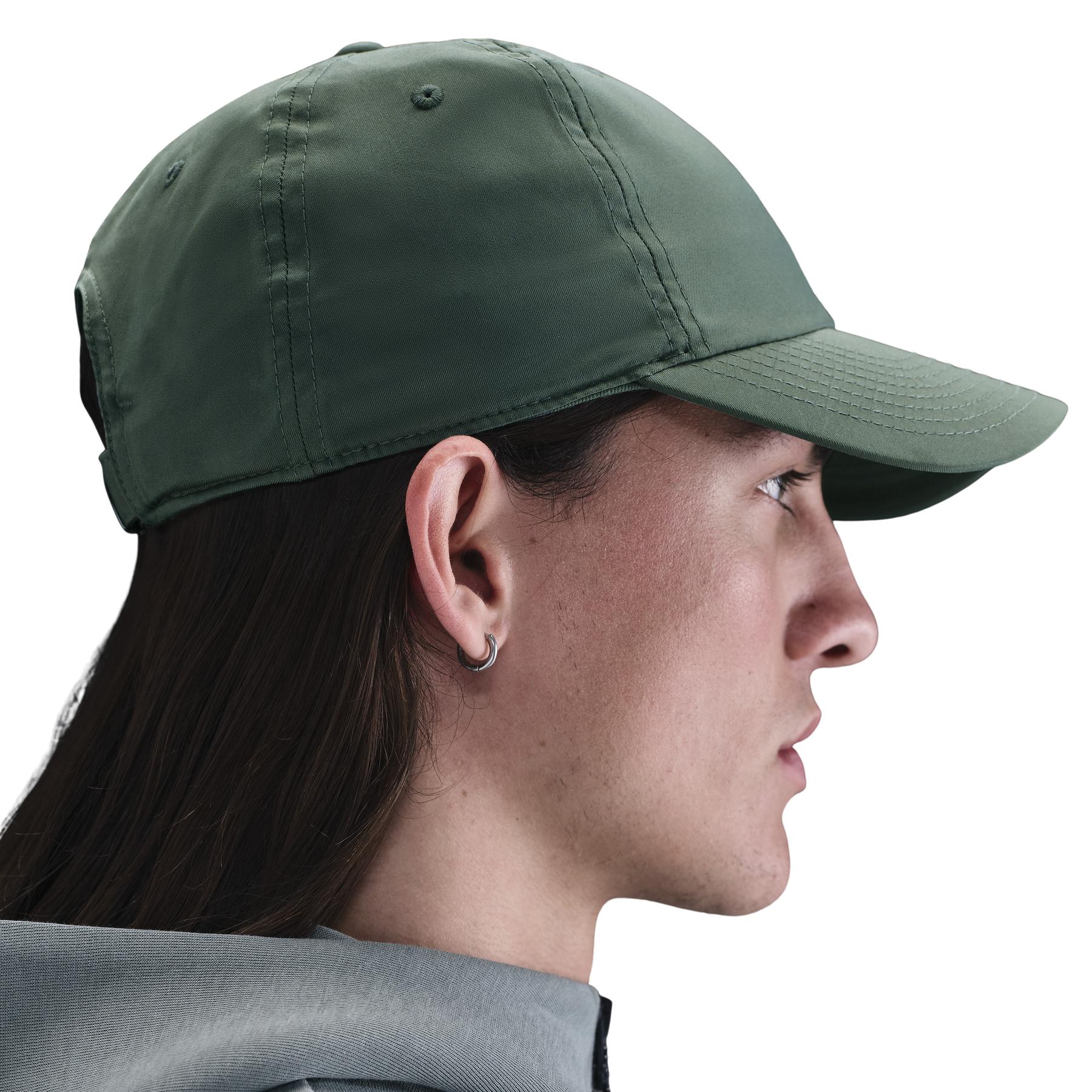 product/n/i/nike-fb5372-364-clay-green-metallic-black-1.jpg