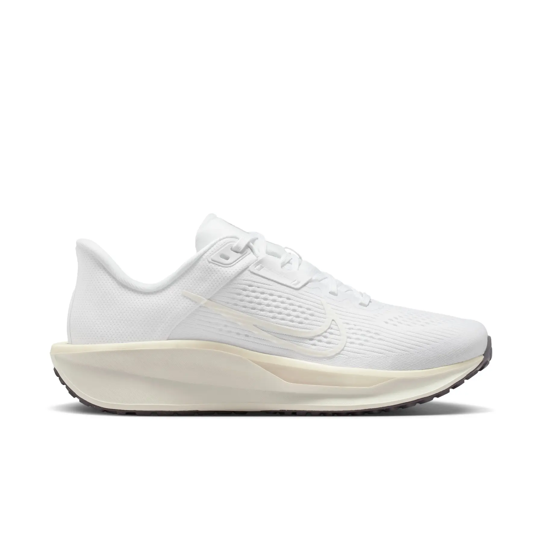 Chaussures Running Nike Quest 6 Road Femme blanches
