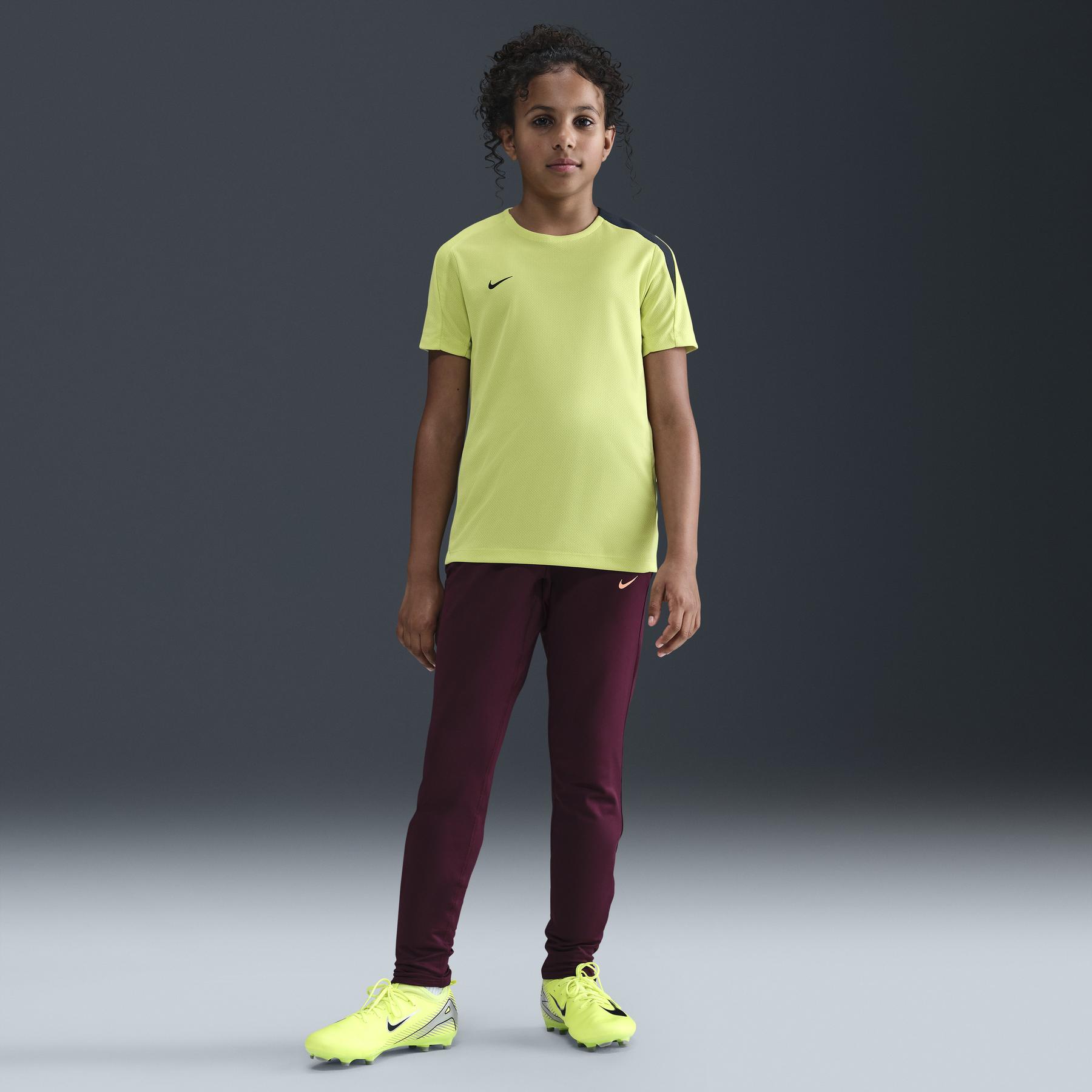 product/n/i/nike-fn8407-383-limelight-limelight-seaweed-black-9.jpg