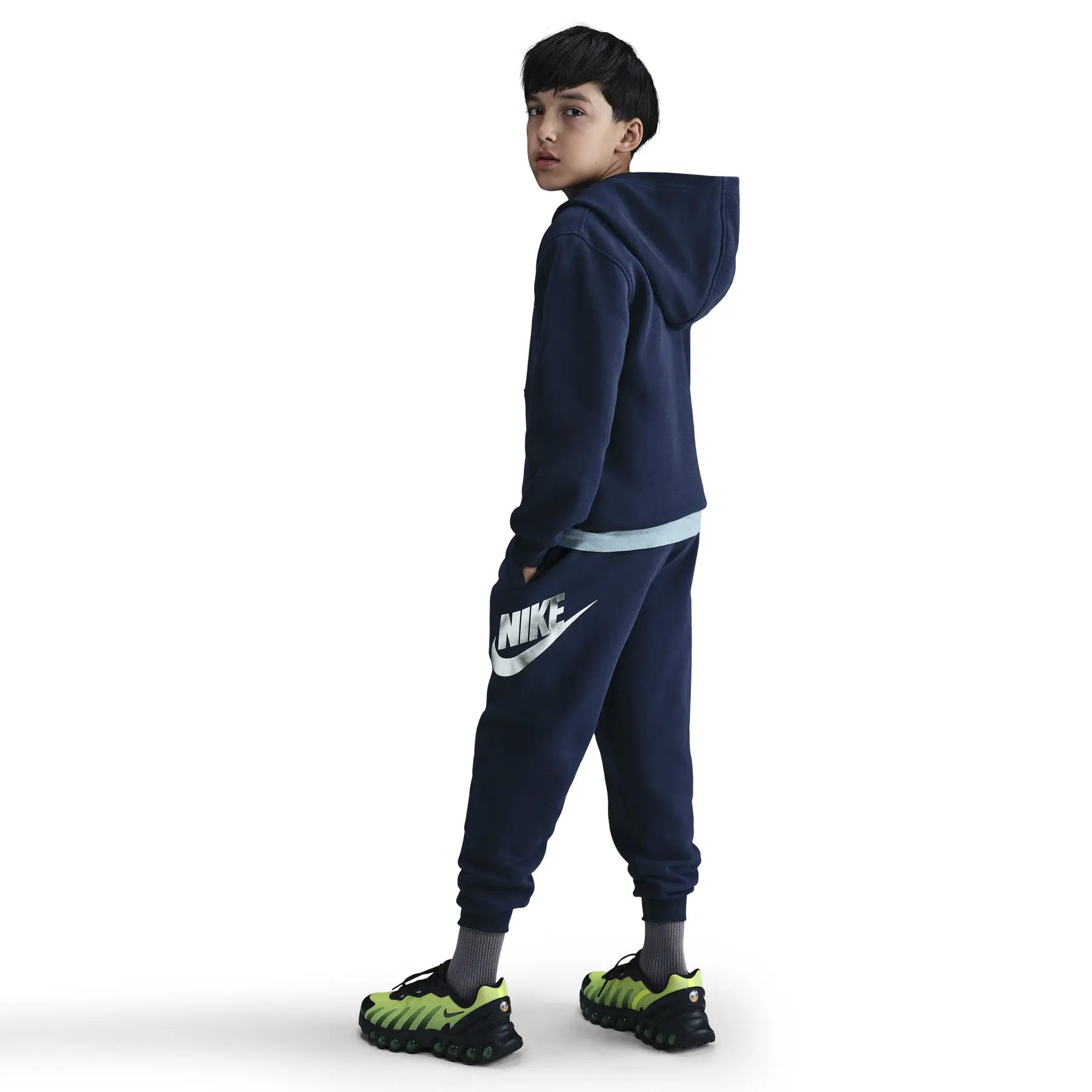 nike-hq0981-410-midnight-navy-
