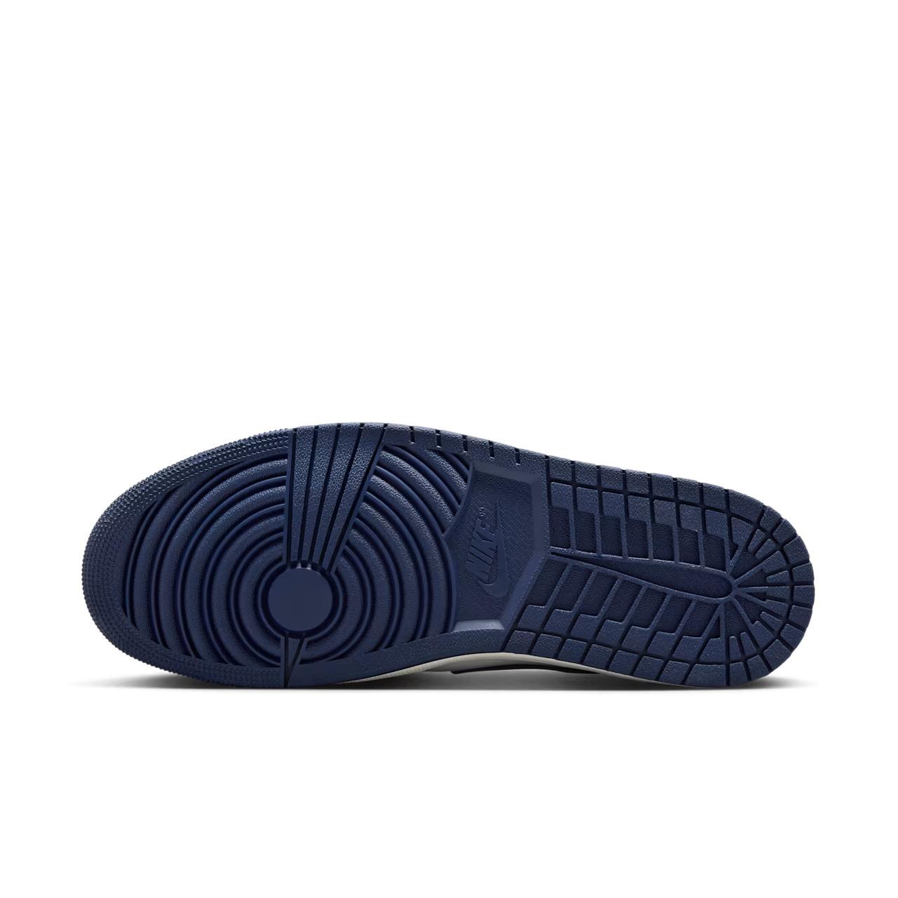 product/n/i/nike-hq2993-100-blanc-3.jpg
