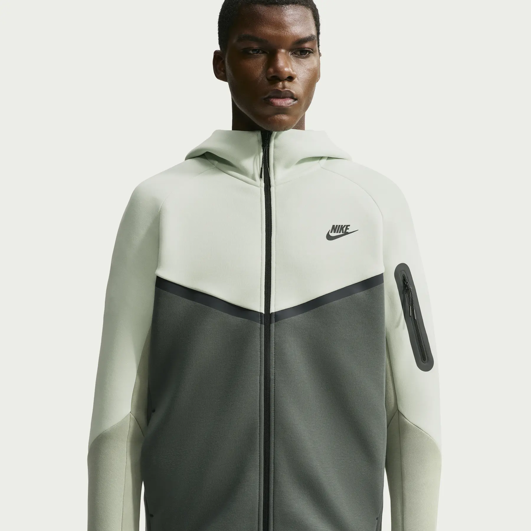 Zip-up hooded jacket Nike Tech | Foot-Store