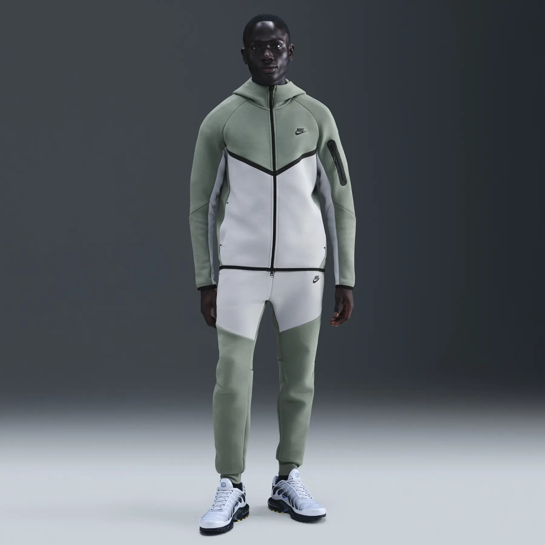 Hooded jacket Nike Tech | Foot-Store