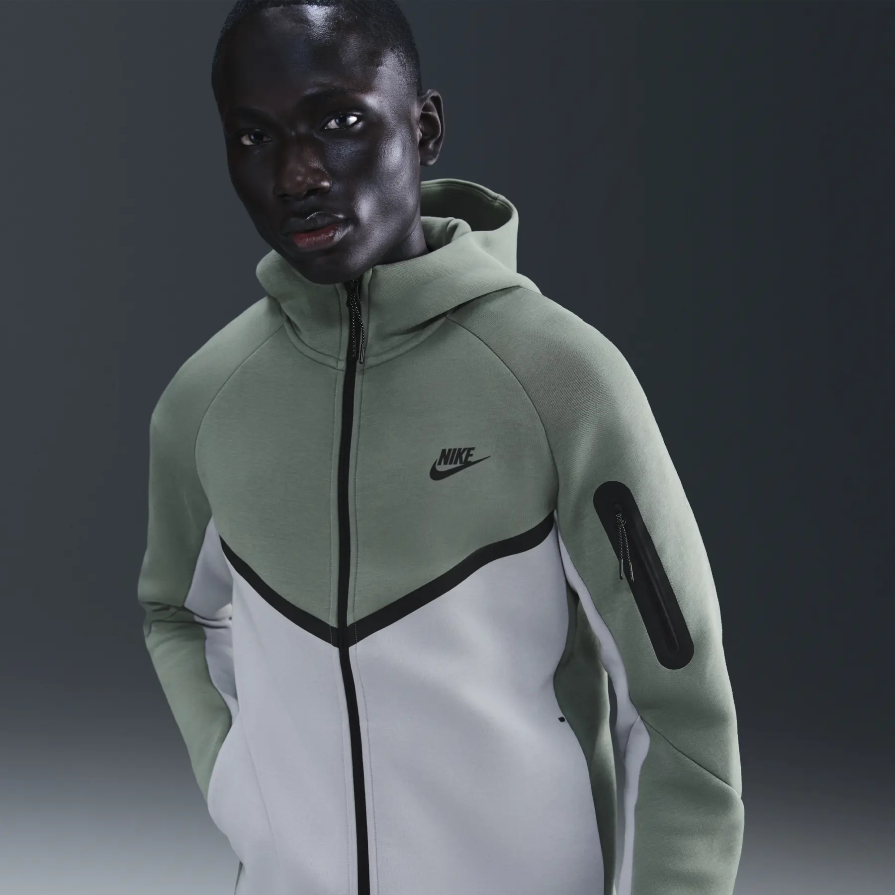 Hooded jacket Nike Tech | Foot-Store