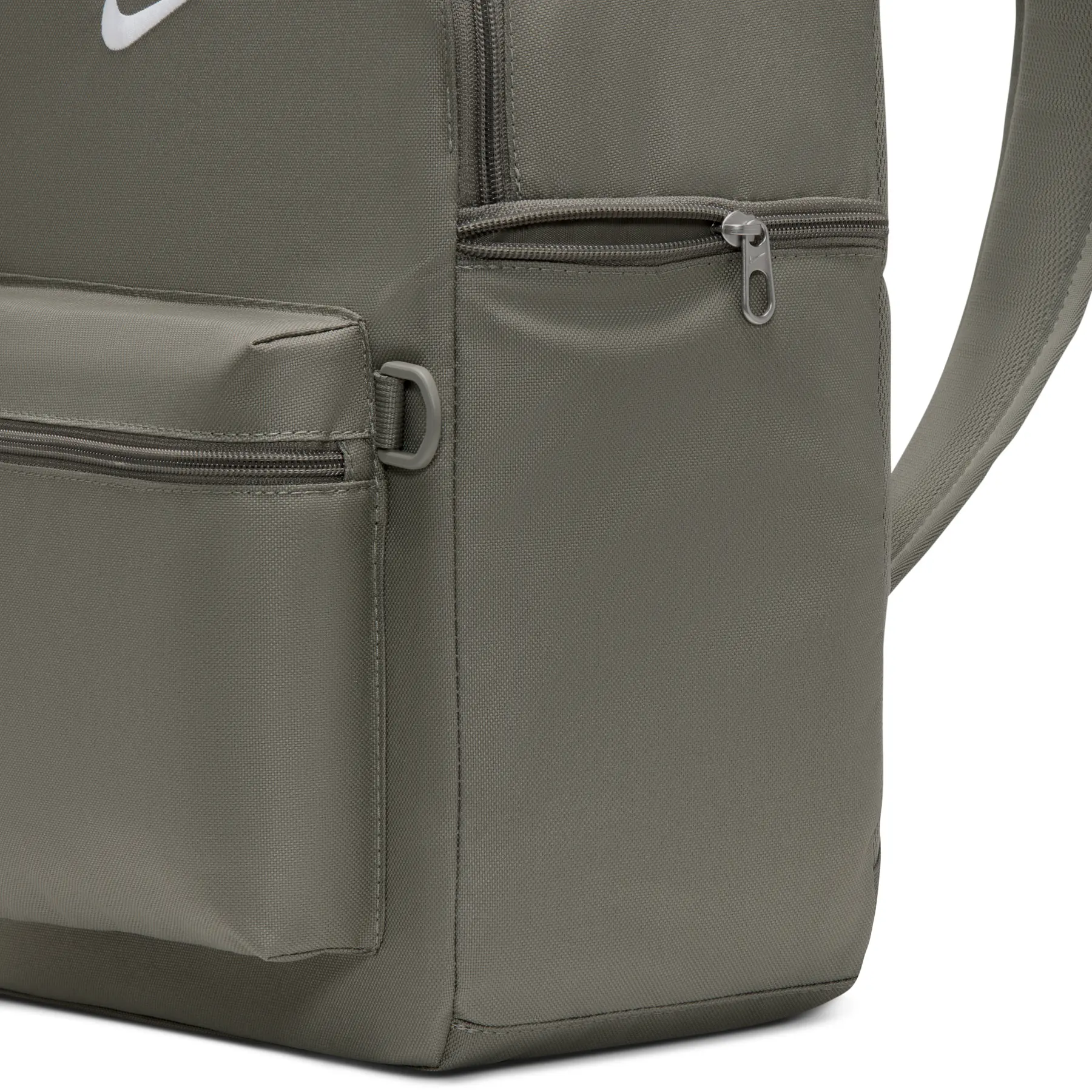 light gray nike backpack SB RPM College Grey, One Size : Clothing, Shoes & Jewelry White is designed to handle less than ideal game and practice conditions Nike Sportswear Commute 25L 'Pencil