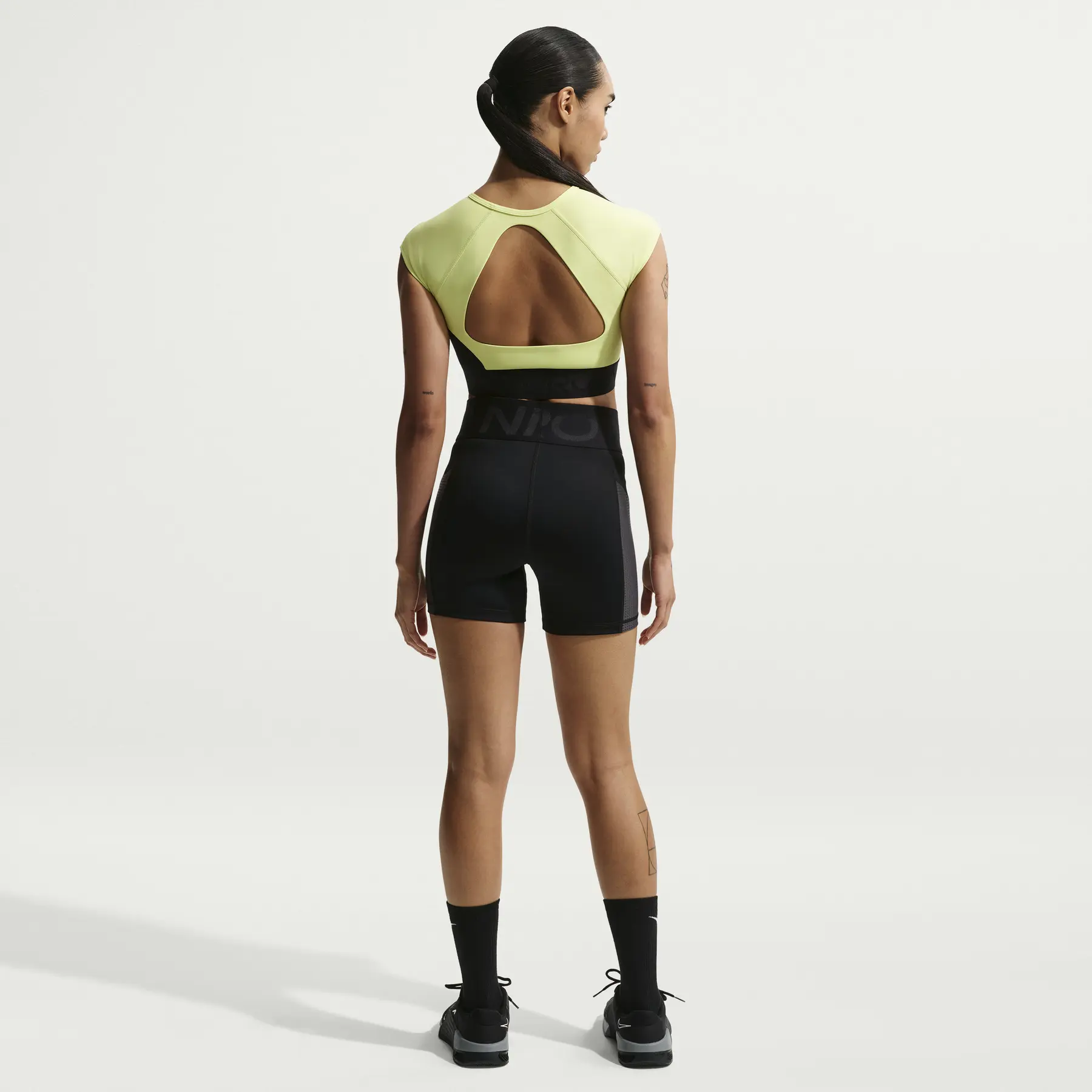 Nike Pro Sculpt Women's Dri-FIT High-Waisted 5" Biker Shorts — foto 3