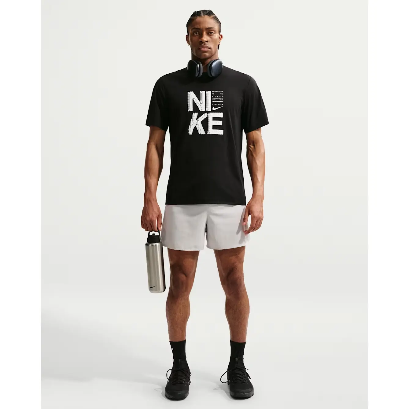 Nike Men's Noir Soft Sweat-Wicking T-Shirt Hyverse