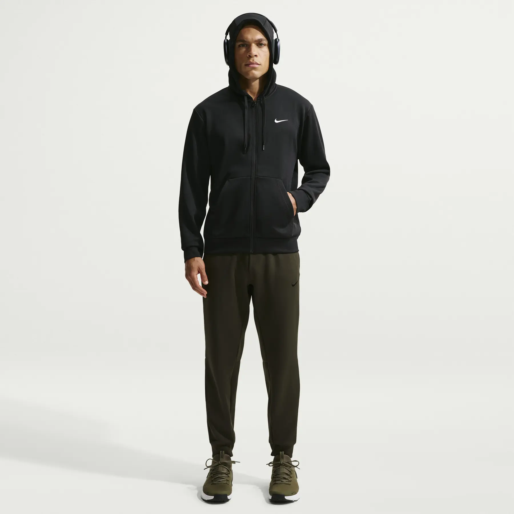 Nike Men's Noir Hooded Sweatshirt Hyverse