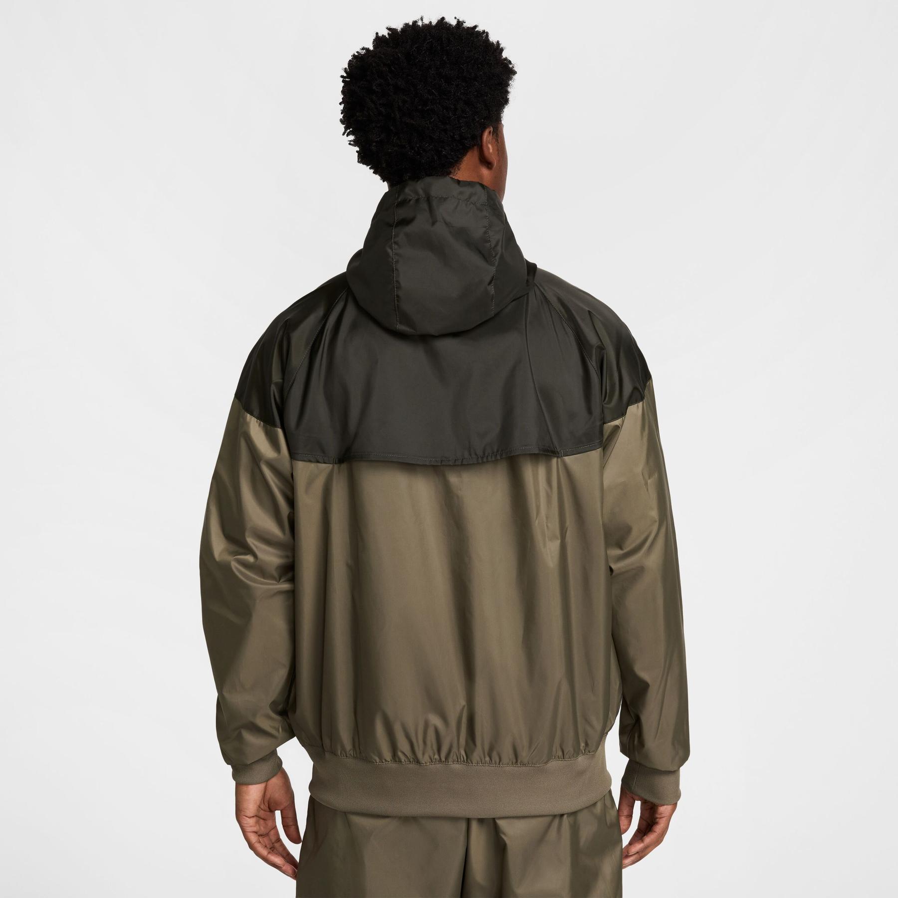 Waterproof jacket Nike Windrunner | Foot-Store
