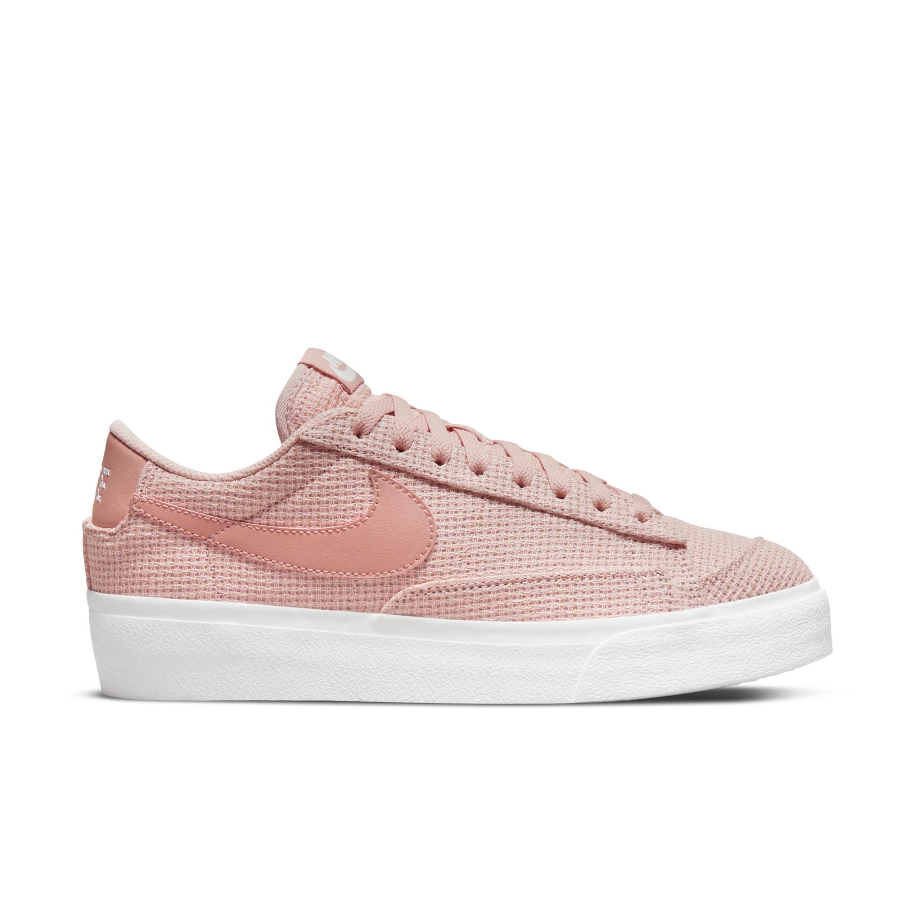 0195869067117 - Nike Sportswear Damen Sneaker Blazer Low Platform Ess in rosa Sneaker für Damen