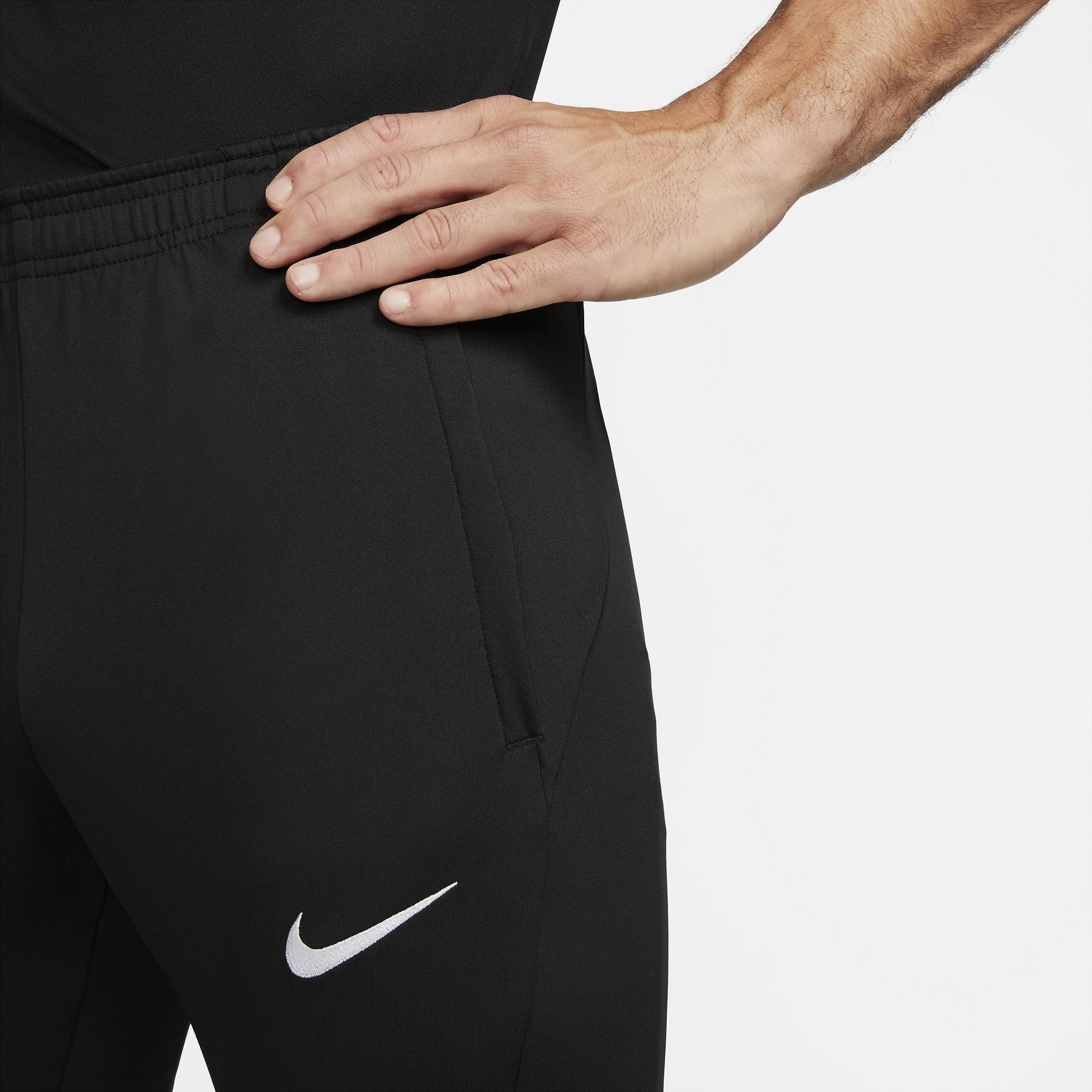 product/n/i/nike_dx3424-010_c_prem.jpg