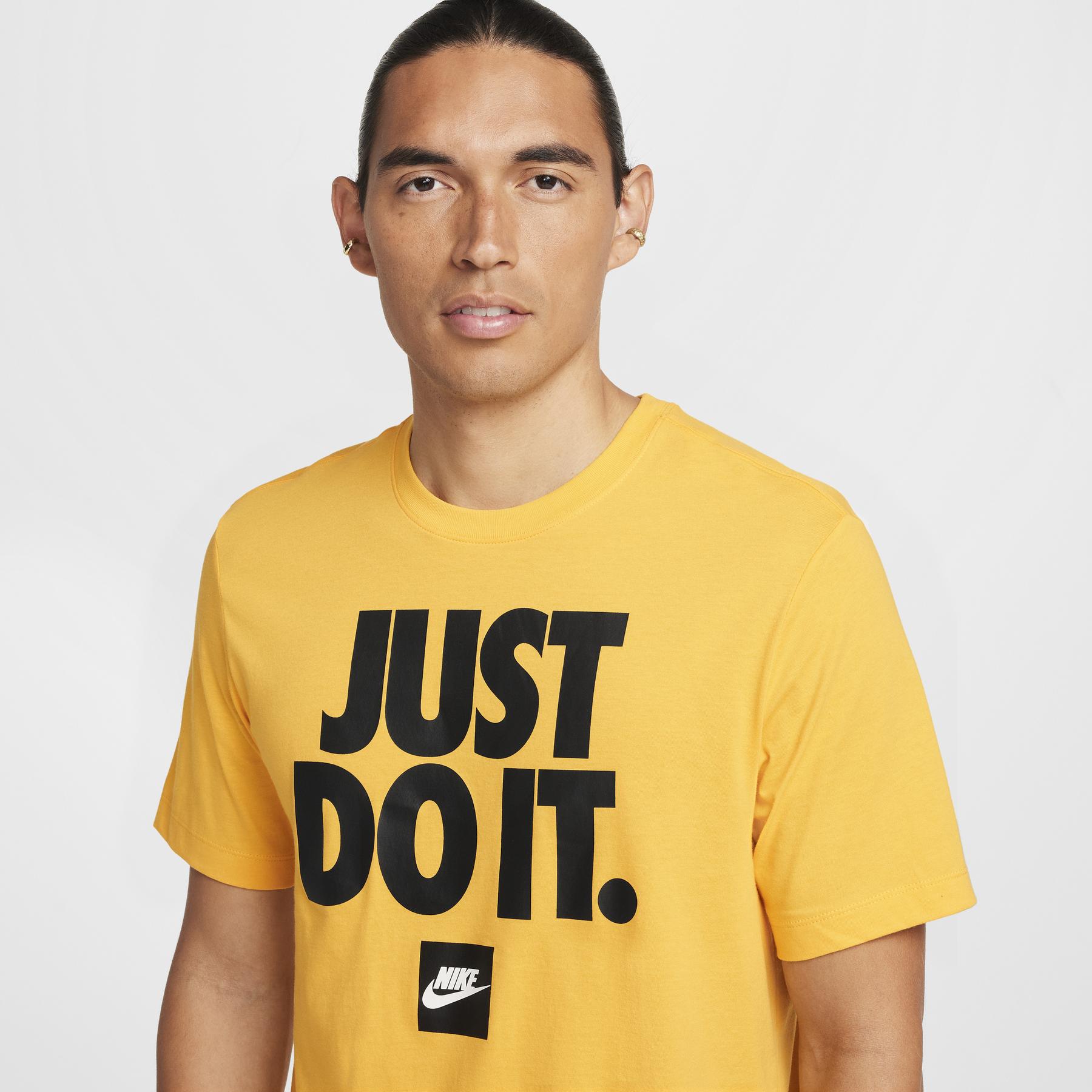 product/n/i/nike_dz2989-739_university-gold_3.jpg