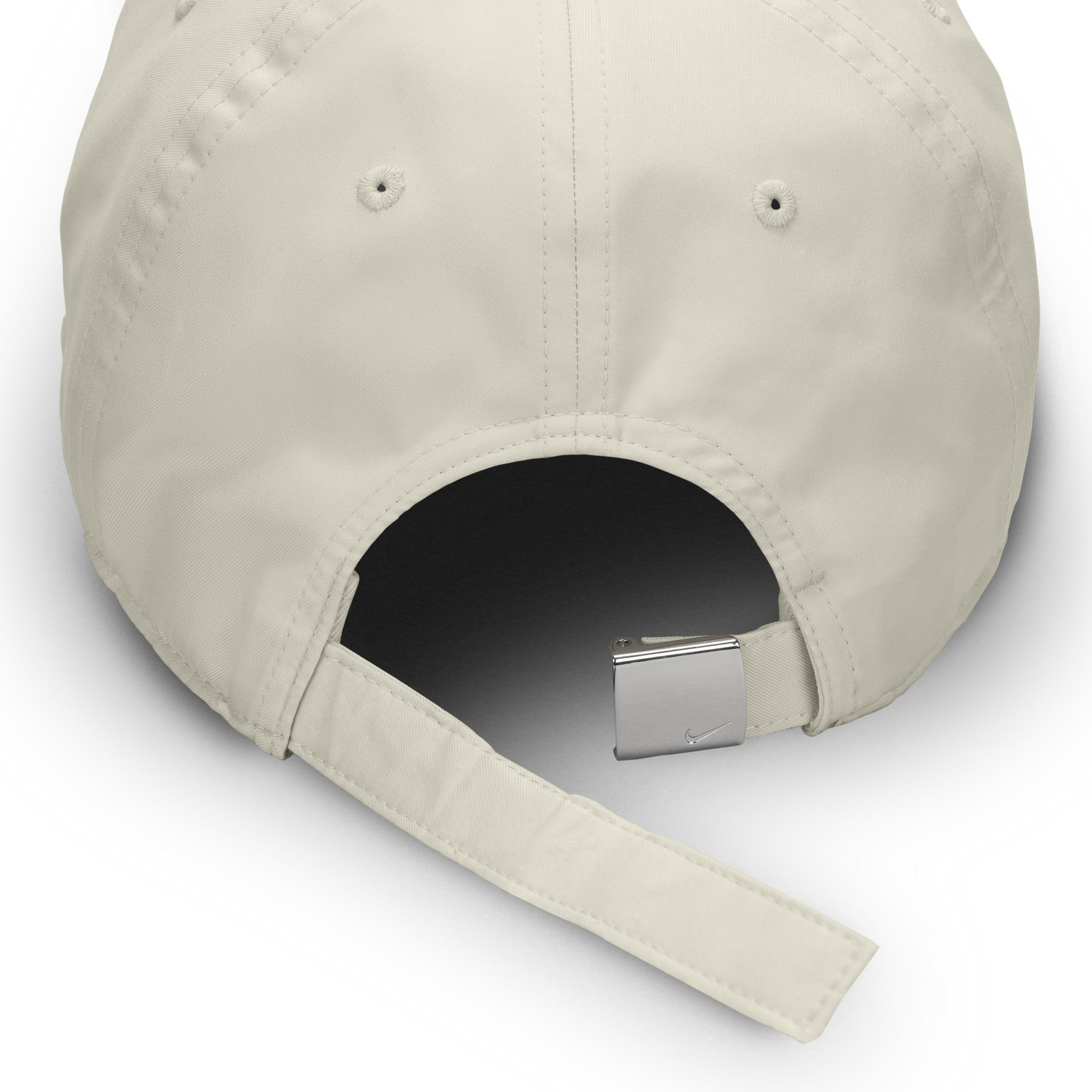 product/n/i/nike_fb5372-072_light-bone-metallic-silver_1.jpg