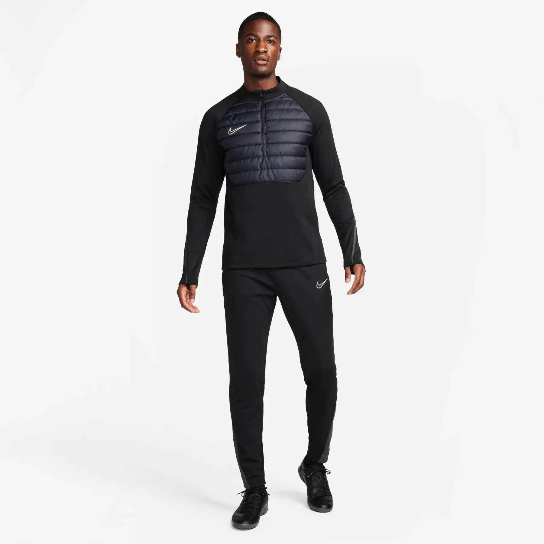 nike_fb6816-010-phsym004_s23.webp