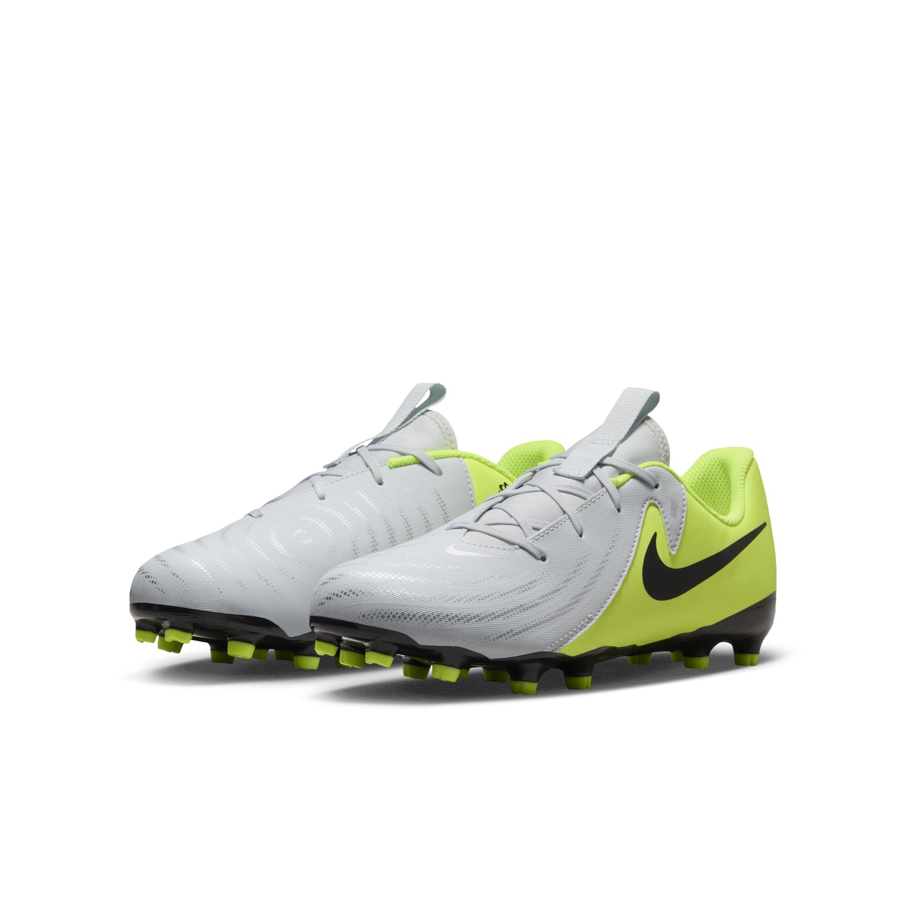 product/n/i/nike_fd6722-003_metallic-silver-black-volt_1.jpg