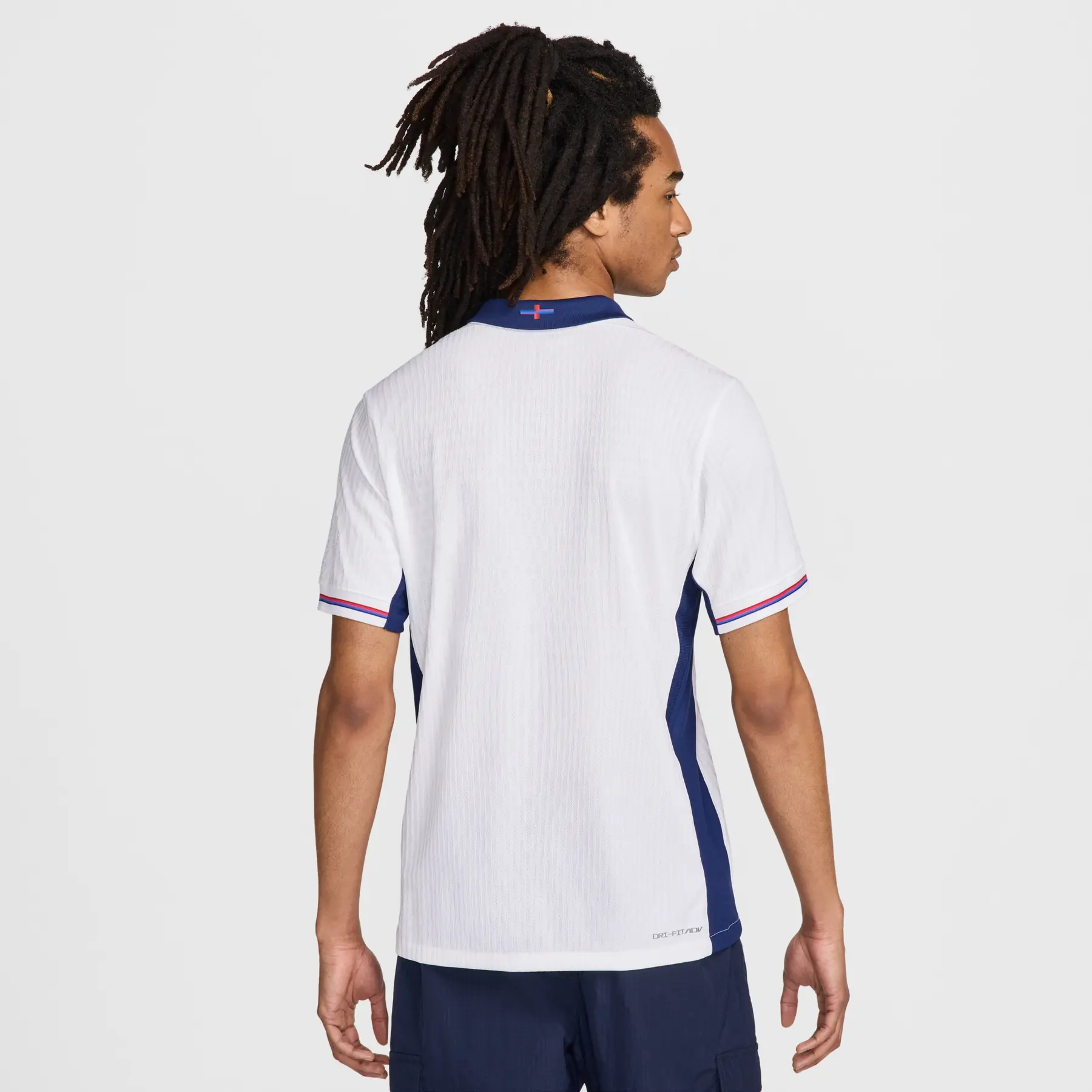 イングランド代表 ストーンズ ユニフォーム 2024 EURO Authentic home jersey Angleterre Euro 2024 | Foot-Store