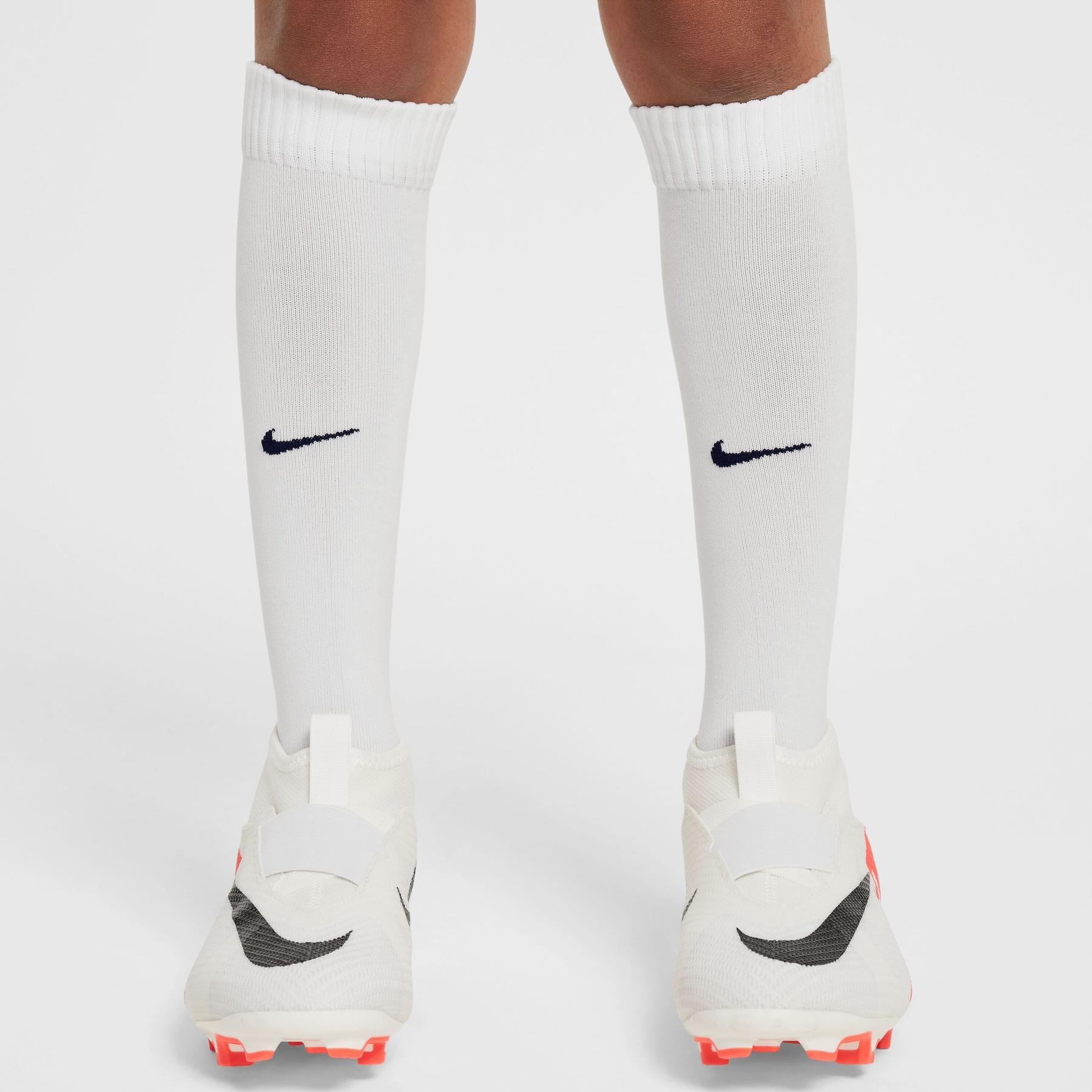 product/n/i/nike_fn9205-101-phsym009.jpg