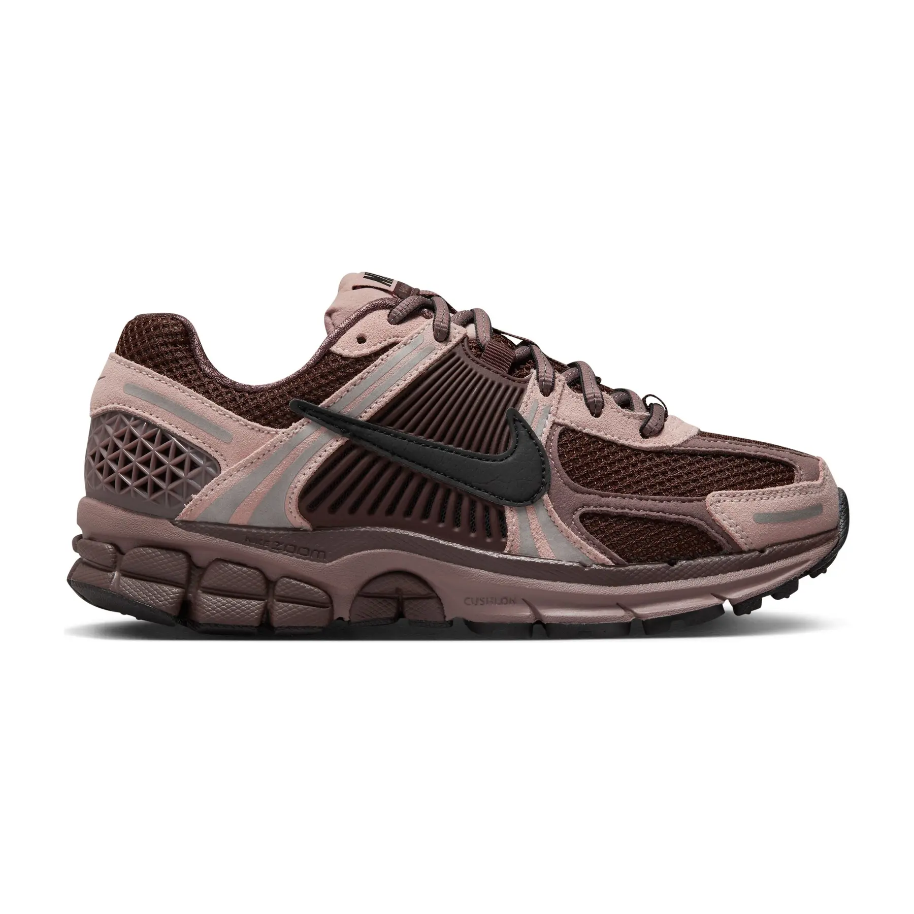 Tendances sneakers été 2026 : gorpcore, archives running et semelles XXL