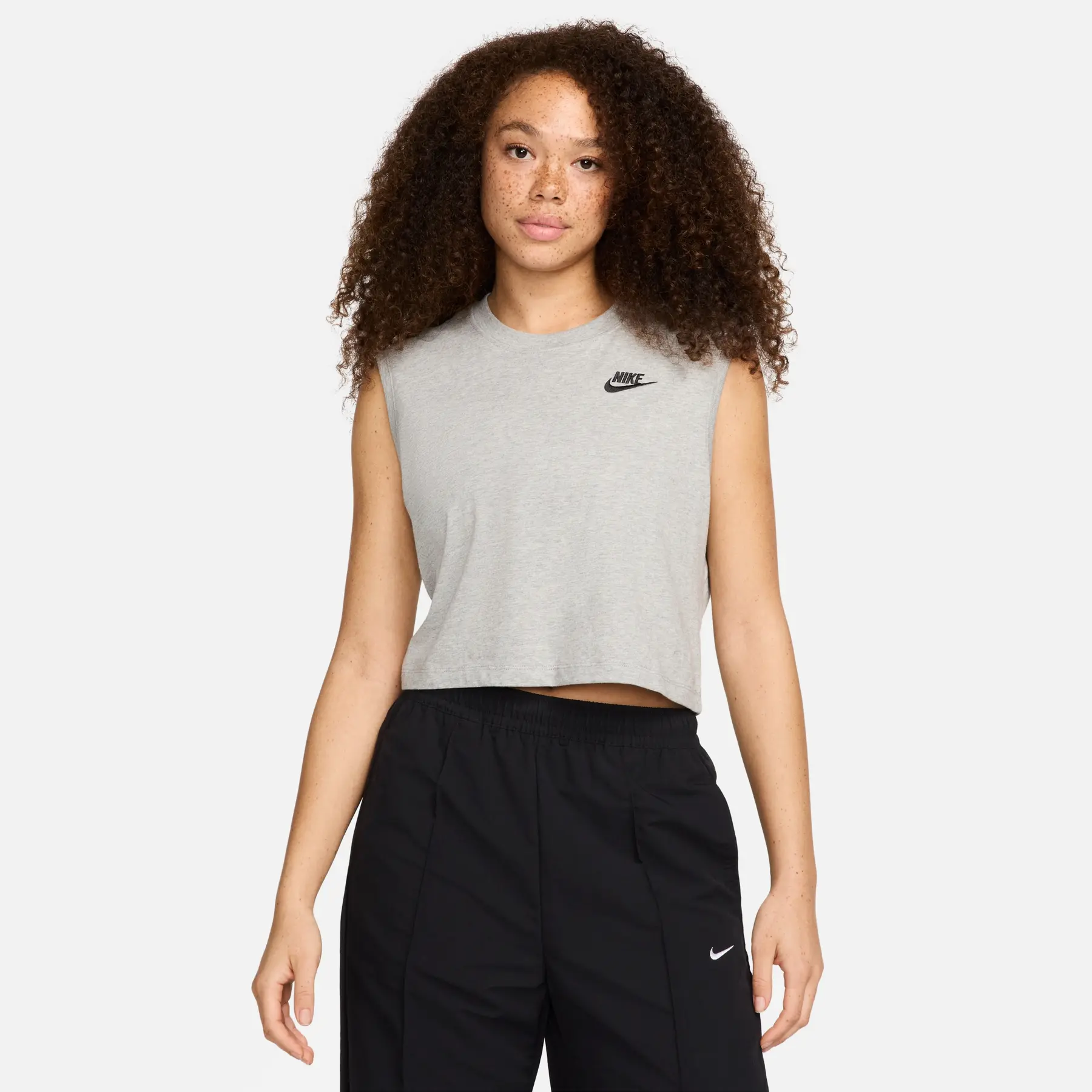 0196977998287 - Crop-Top Frau Club