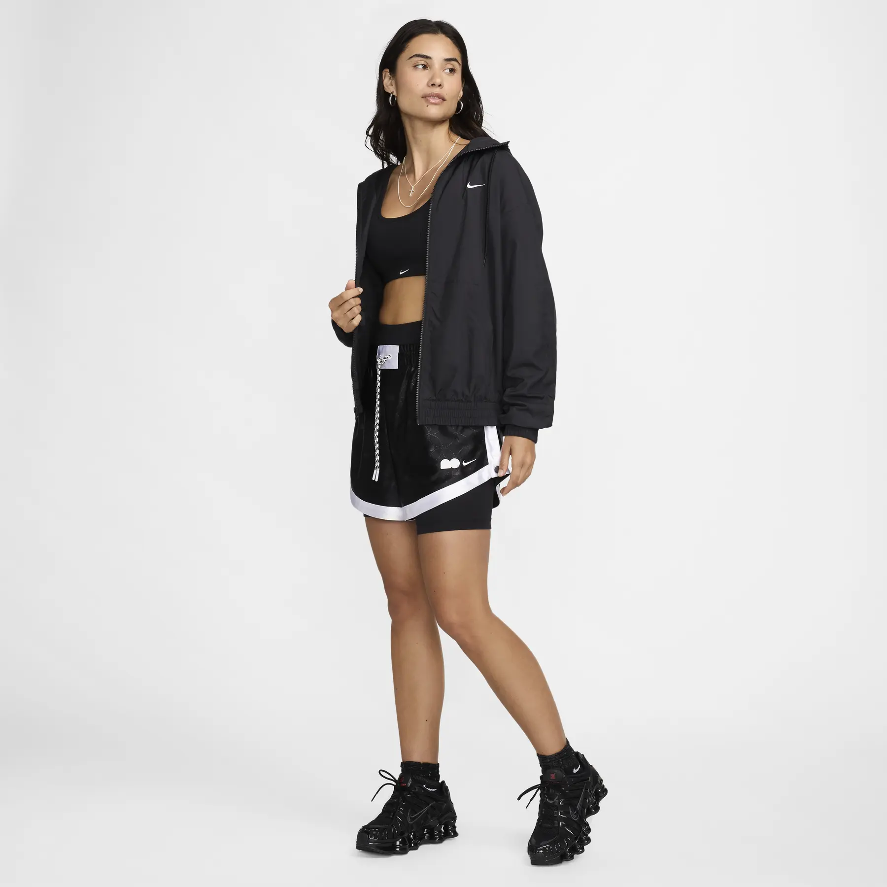 ナイキラボ×リカルド・ティッシ ウィメンズジャケット 827069-010 Women's waterproof jacket Nike Classic Wovens | Foot-Store