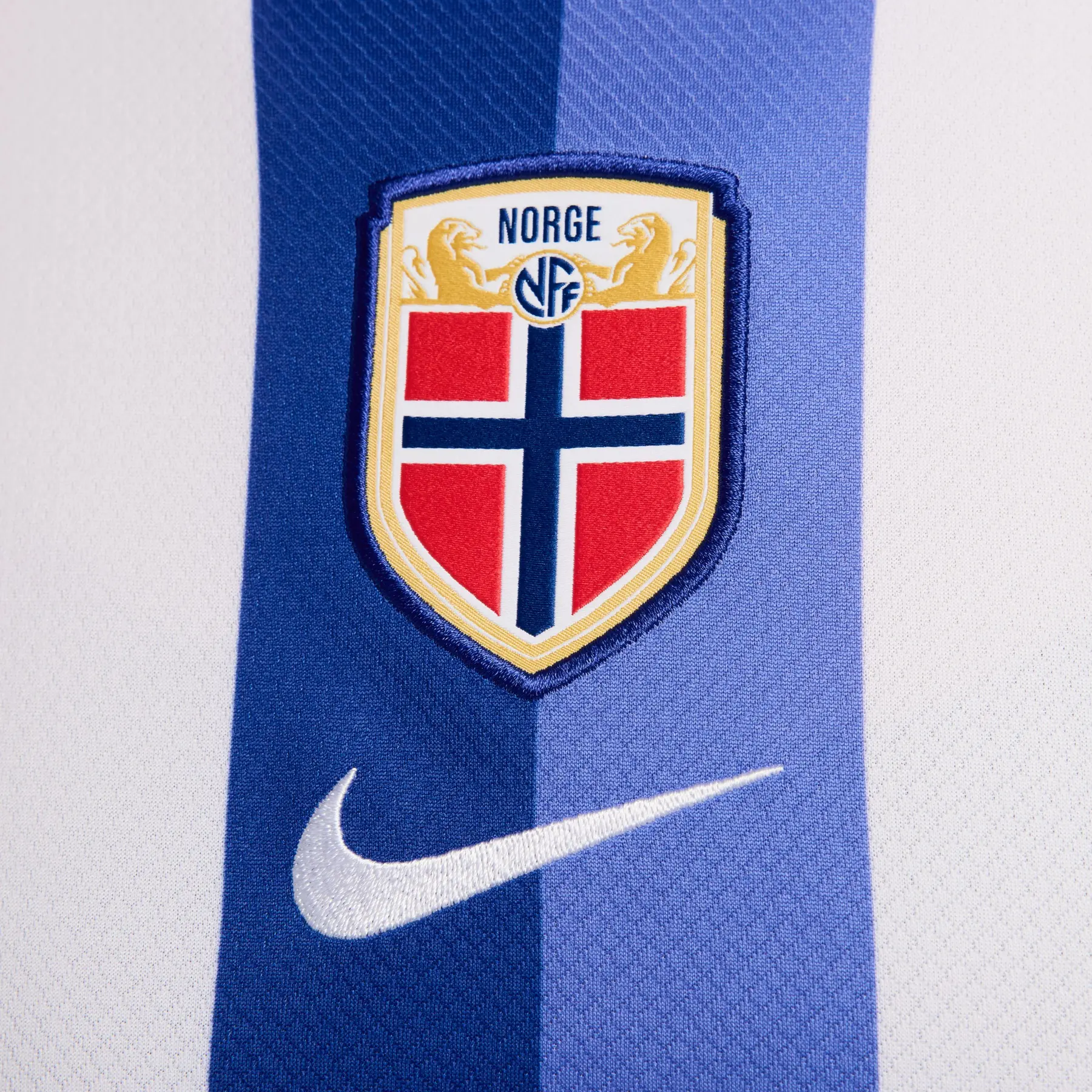 Maillot Stabæk IF (Norvège) – Macron – Away – Taille S – Blanc – Sponsor Légèrement Craquelé