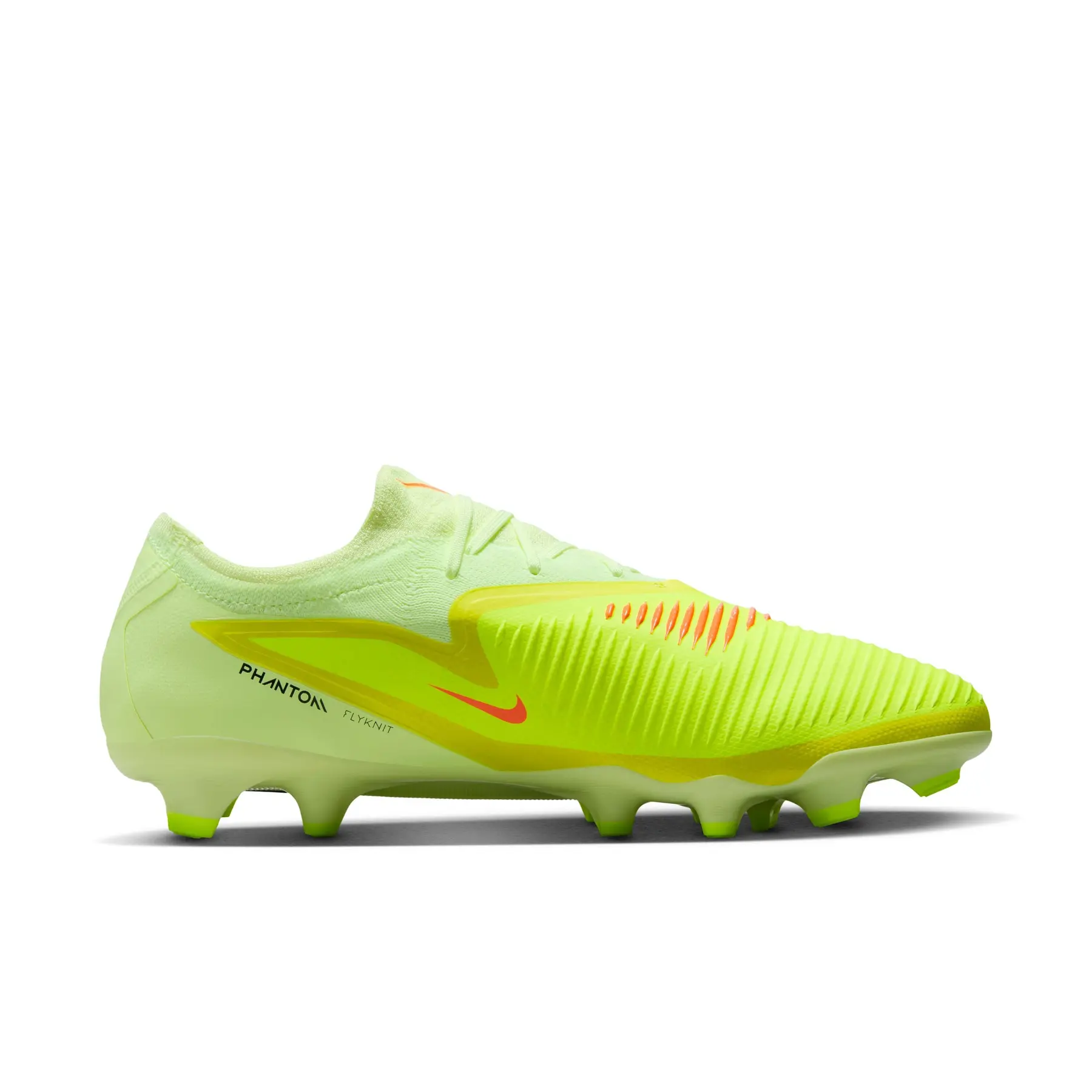 Football boots Nike Phantom 6 Low Pro FG | Foot-Store