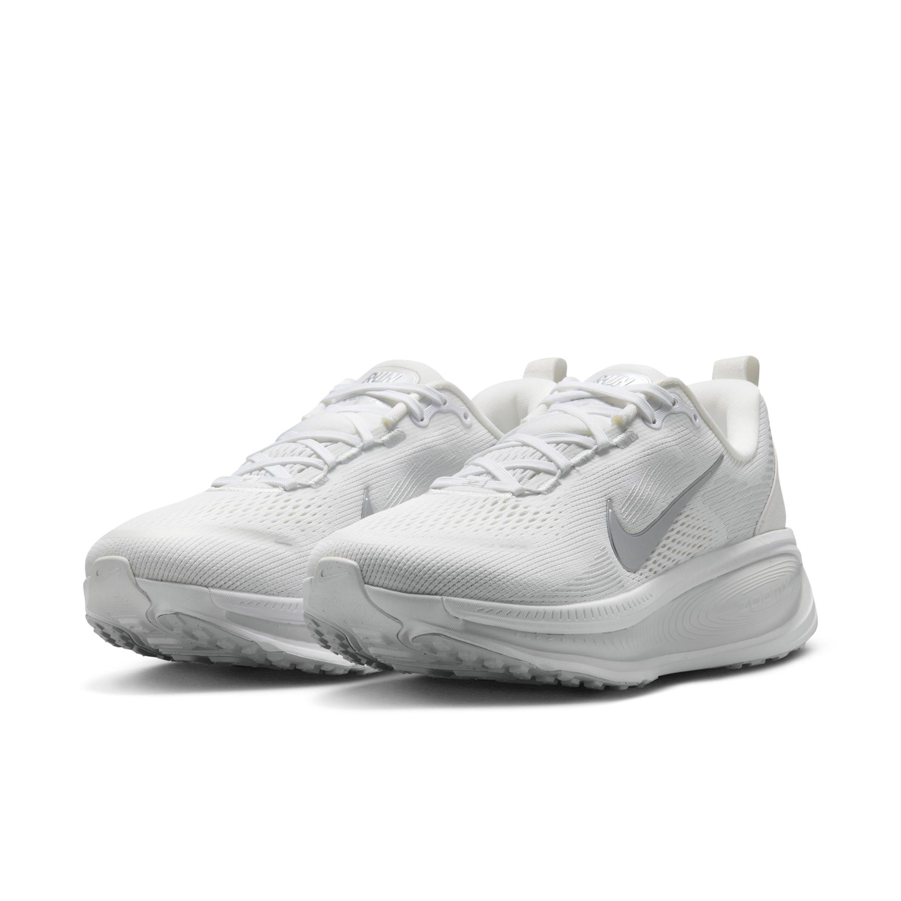product/n/i/nike_hm6804-104_white-metallic-silver-photon-dust_1.jpg