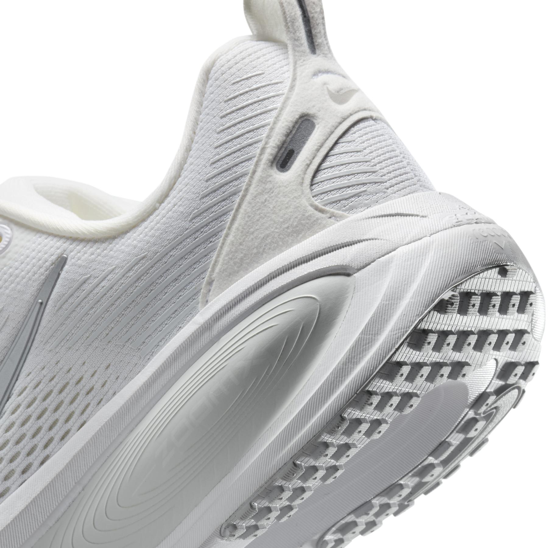 product/n/i/nike_hm6804-104_white-metallic-silver-photon-dust_3.jpg