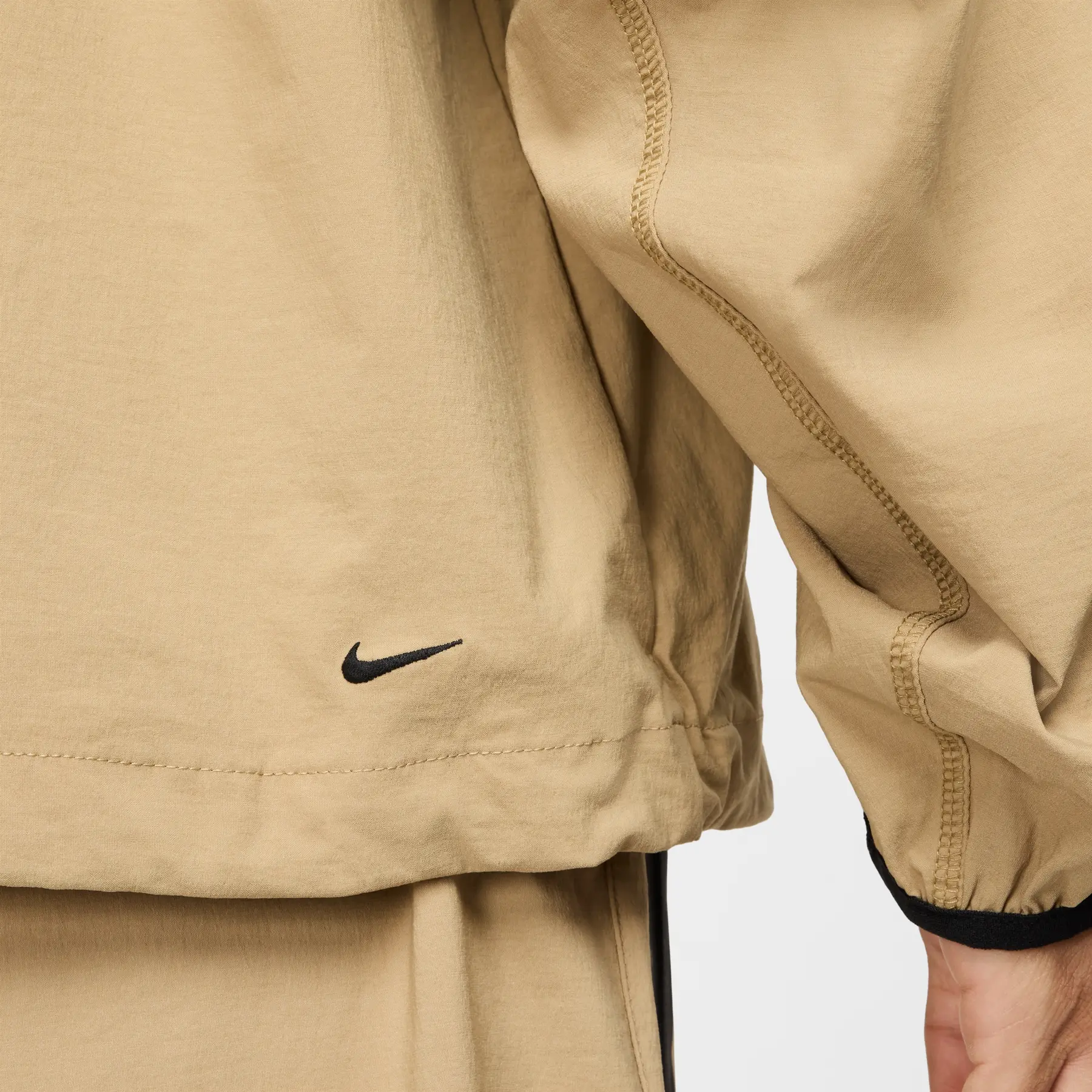 nike_hm7151-297-phsym008.webp