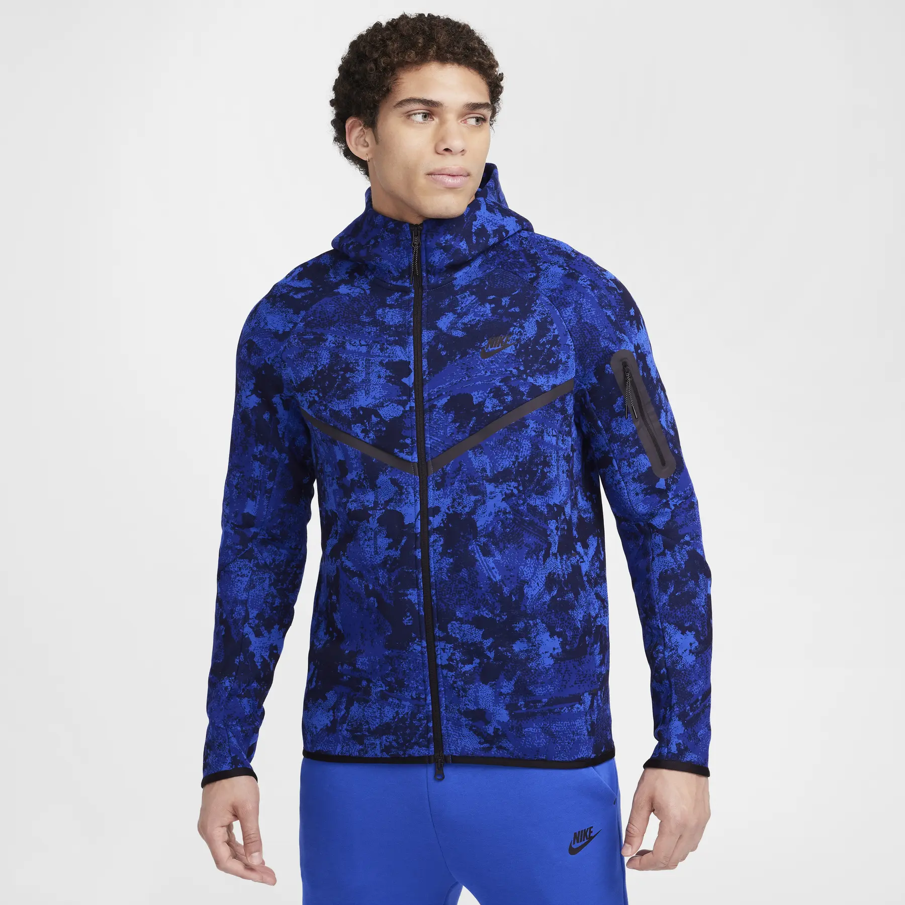 0197859606405 - Kapuzenjacke Tech Windrunner