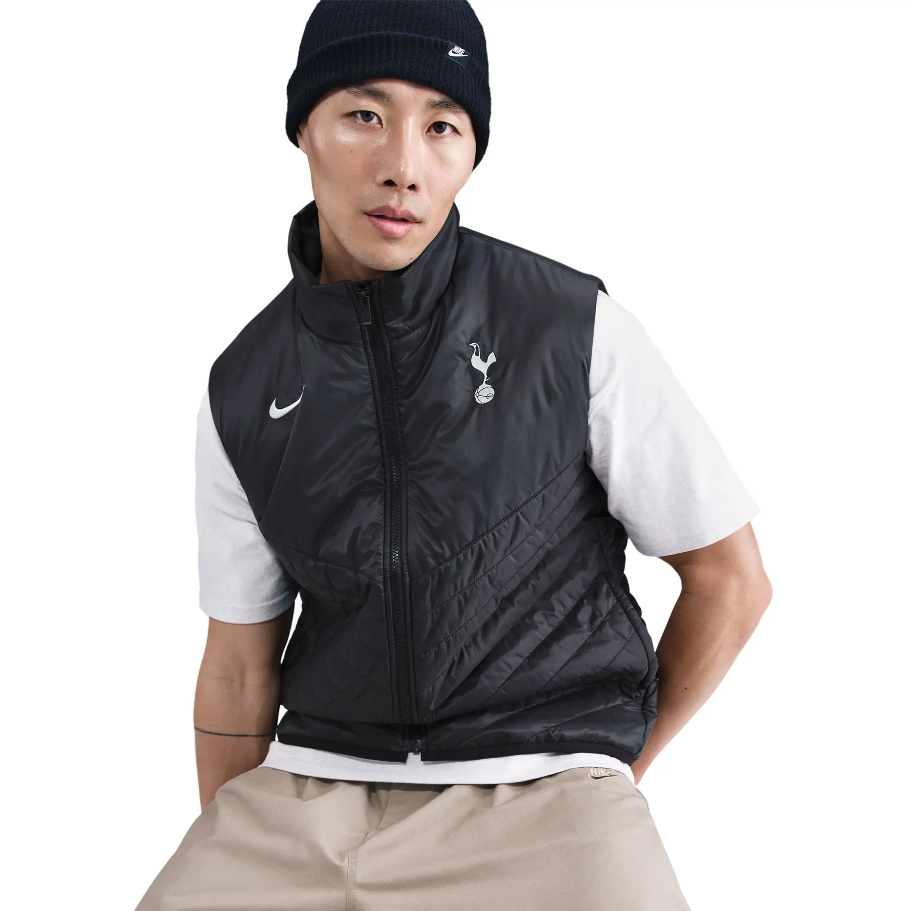 最終価格　海外限定　Nike Tottenham Hotspur ダウンベスト Sleeveless down jacket Nike Tottenham Hotspur | Foot-Store