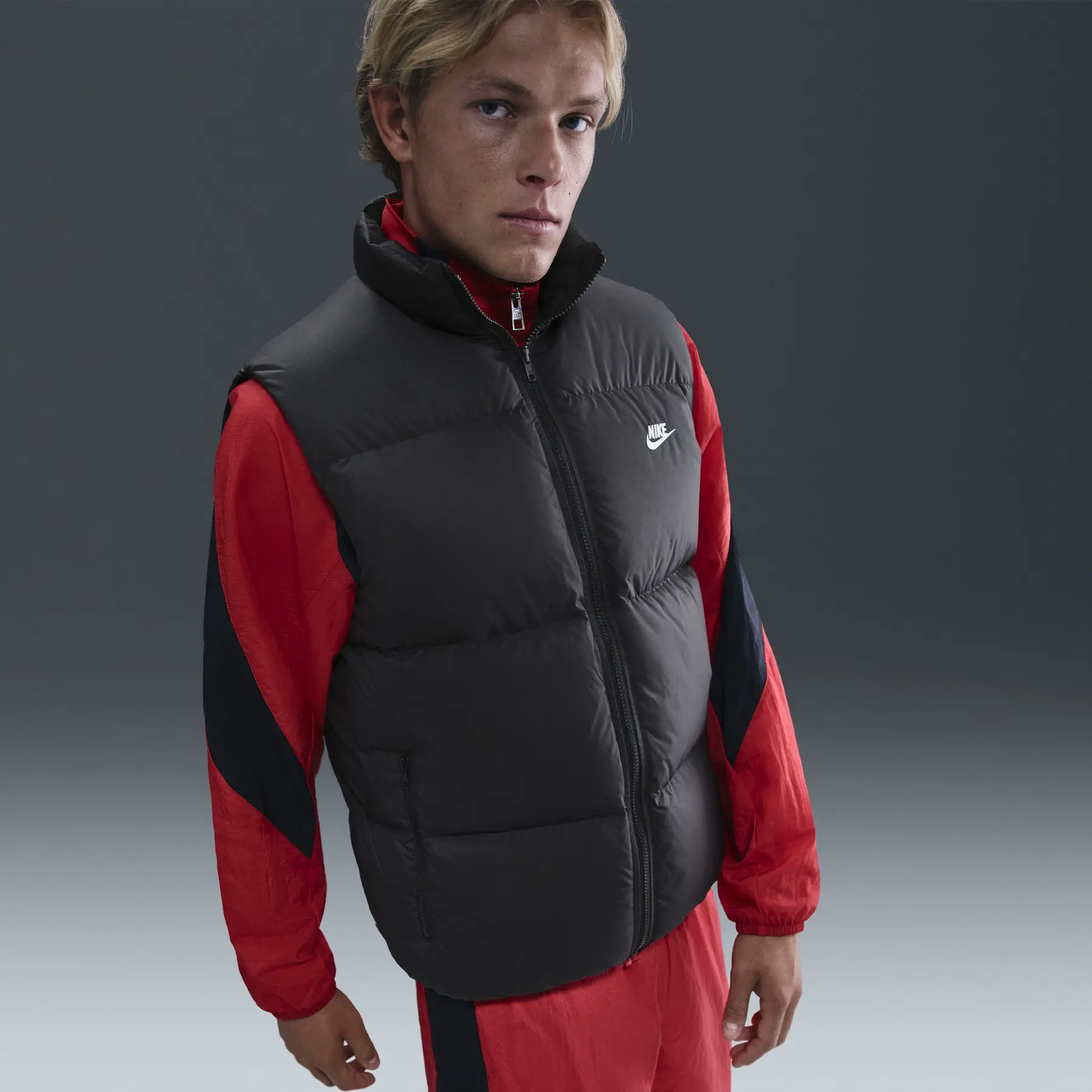 Sleeveless down jacket Nike Club Therma-Fit | Foot-Store