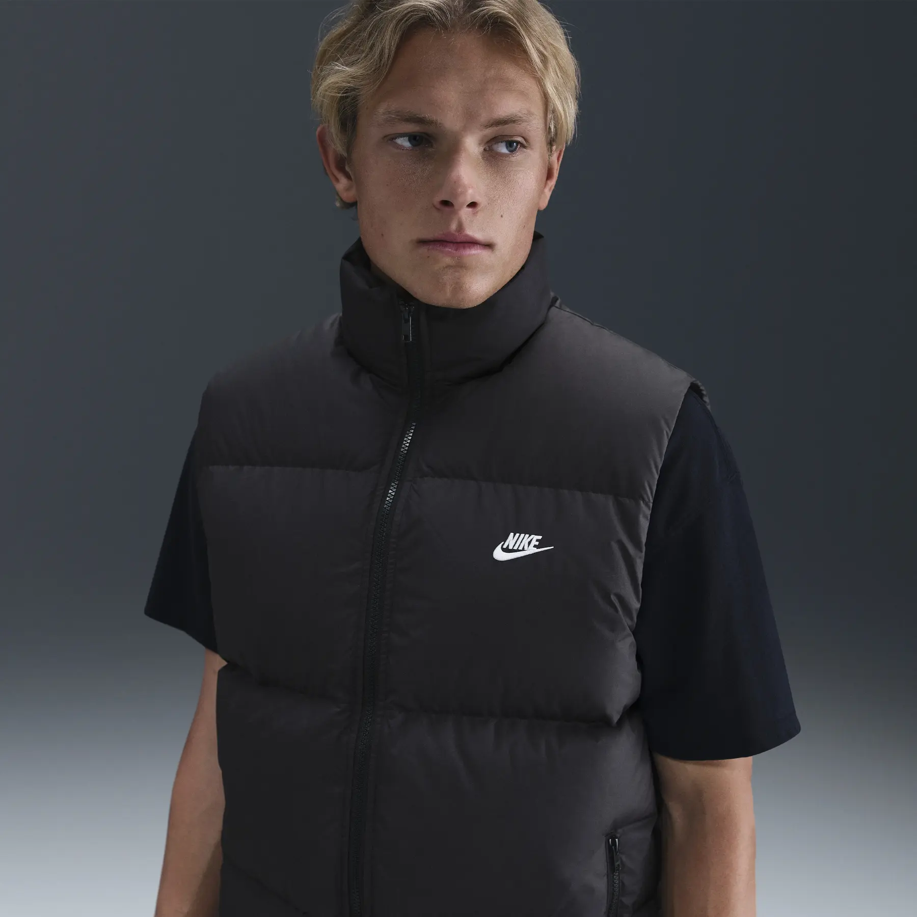 Sleeveless down jacket Nike Club Therma-Fit | Foot-Store